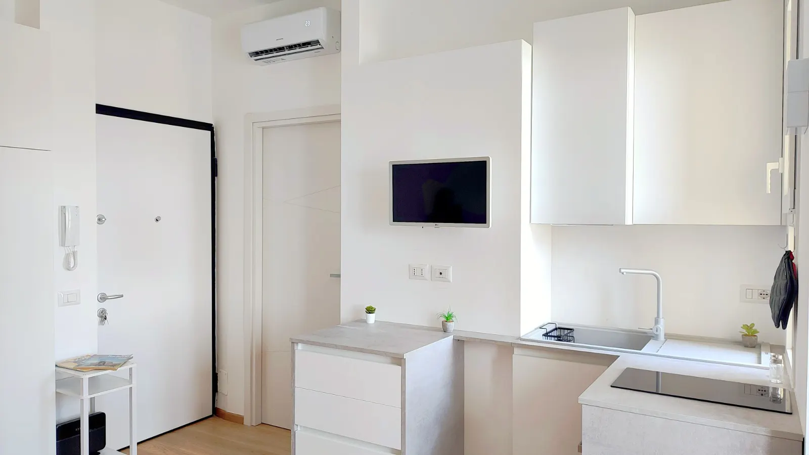 Apartment in Via dei Tulipani, Milan (1634111) ROOM 1