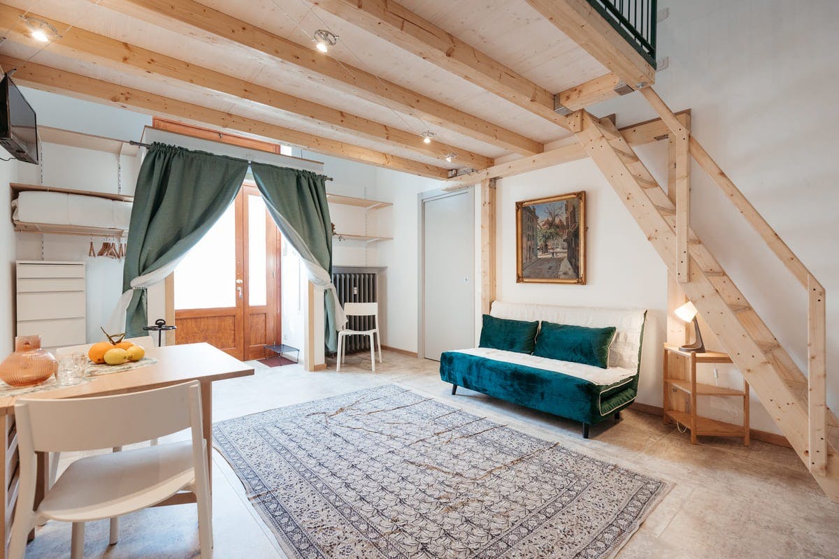 Studio for rent for €1,200 per month in Turin, Corso San Maurizio