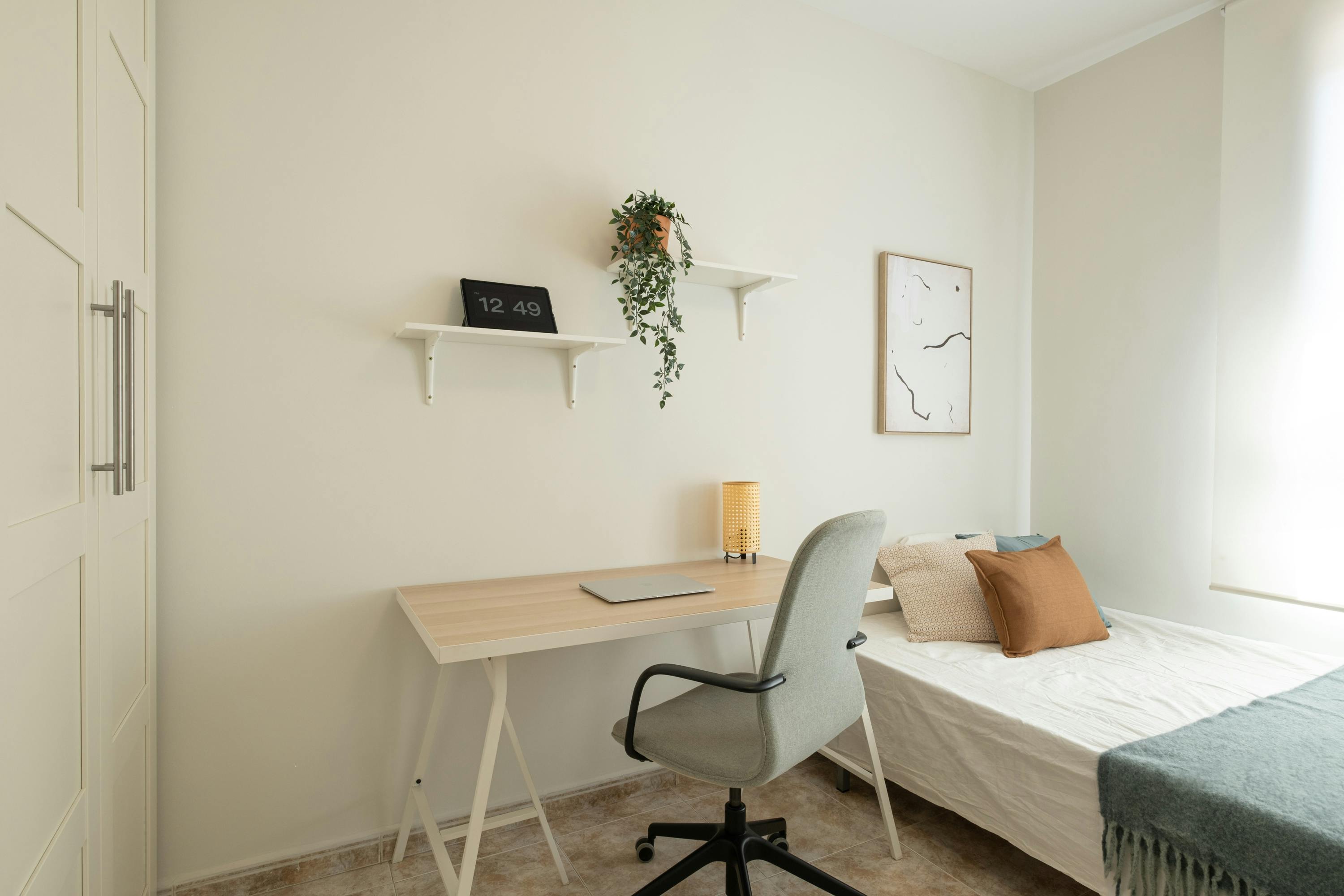 Private room for rent for €445 per month in Zaragoza, Avenida de Valencia