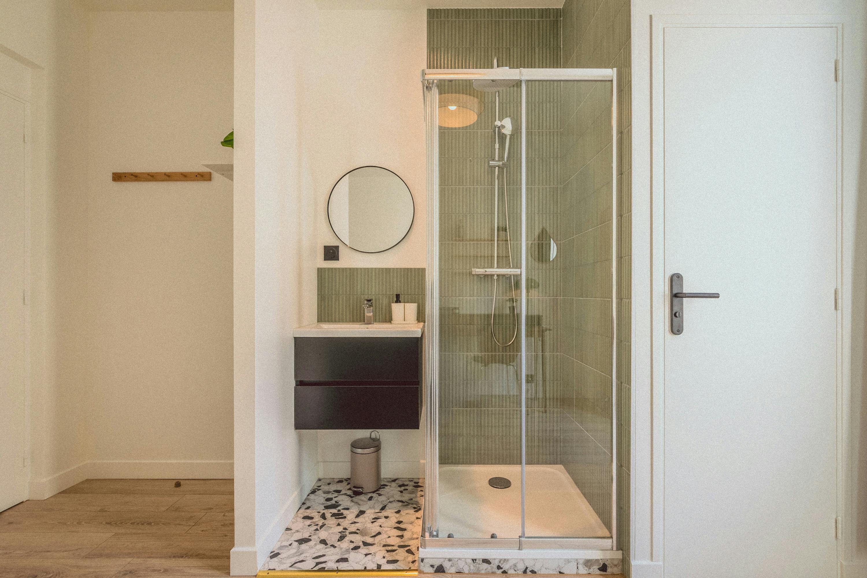 Private room for rent on Villa Albert Robida, Paris - Plus