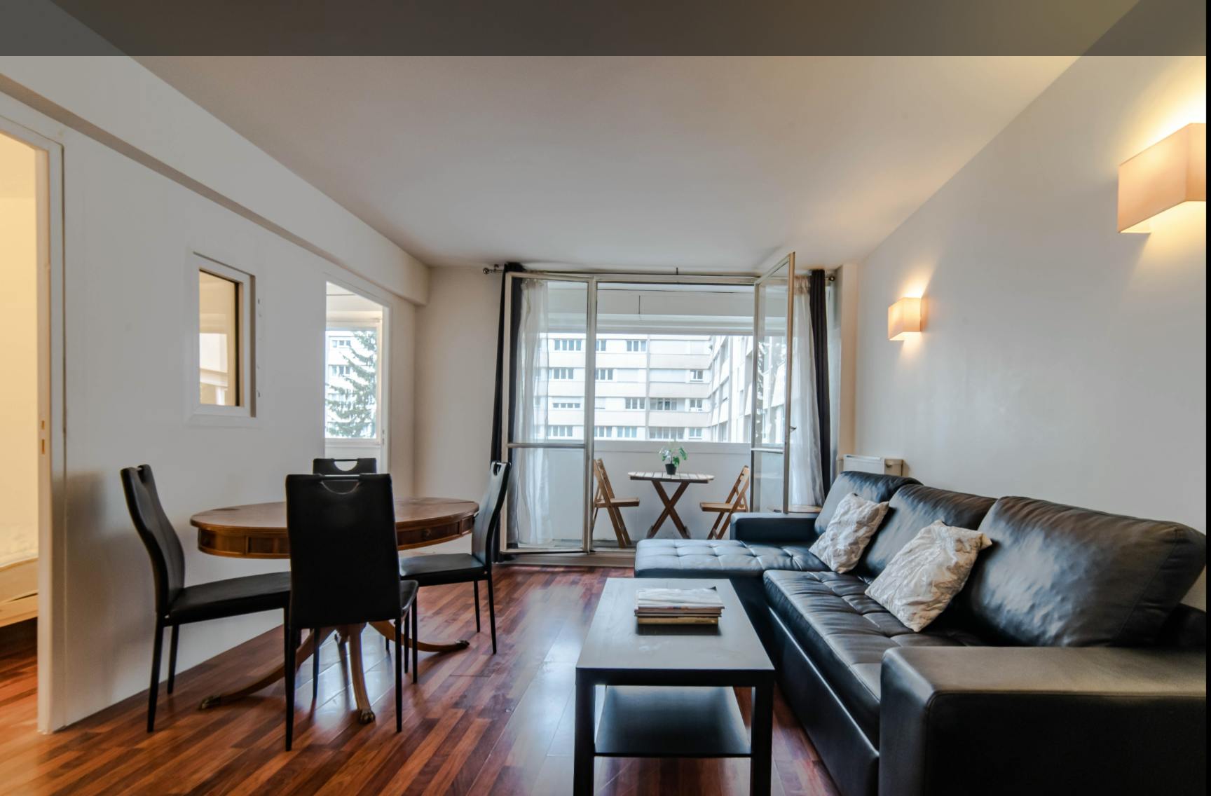 Apartment for rent for €3,200 per month in Puteaux, Jardins Boieldieu