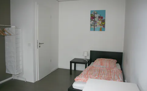 Private room for rent on Bernhard-Weiß-Straße, Berlin