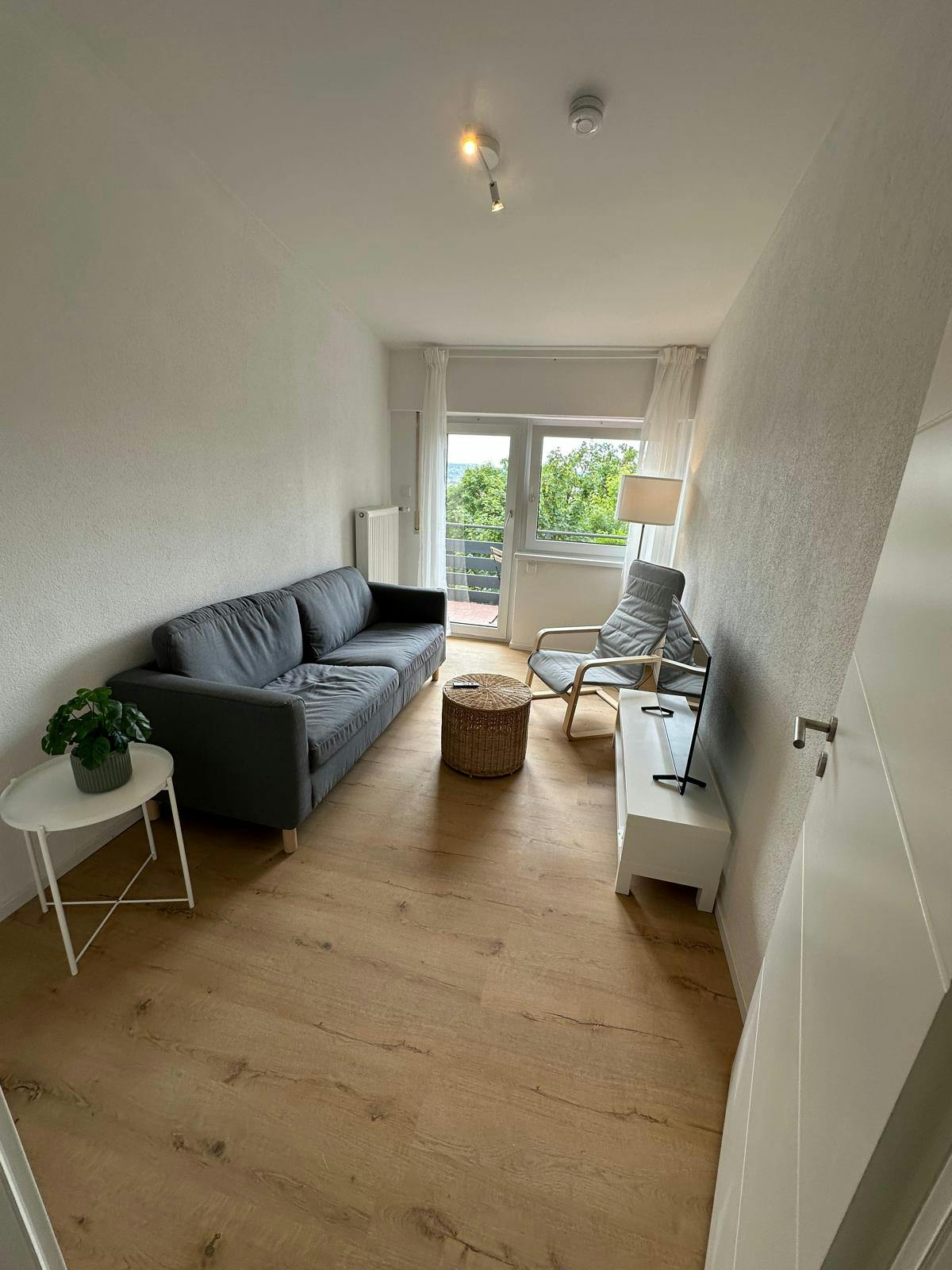 Apartment for rent for €2,400 per month in Marburg an der Lahn, Calvinstraße