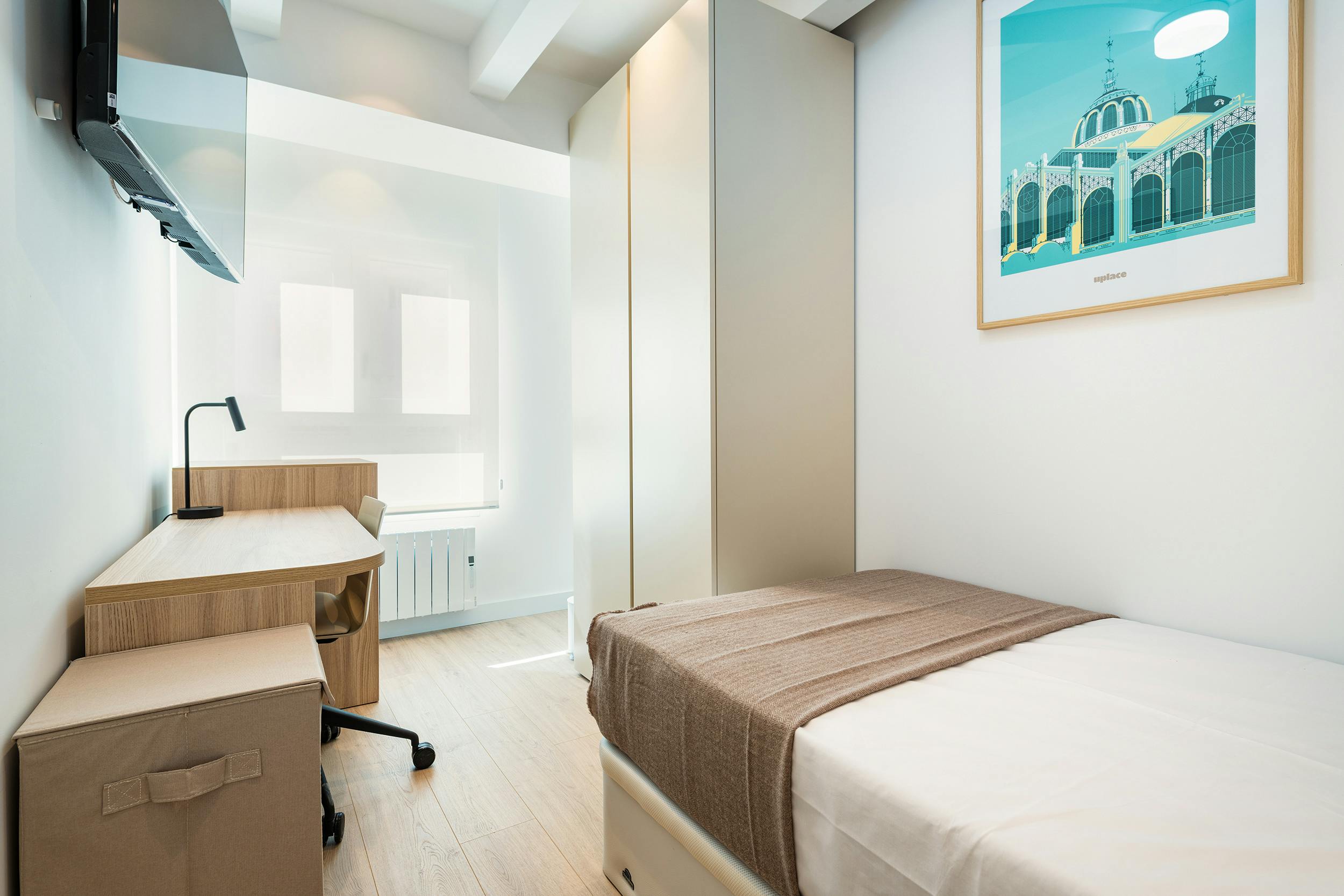 Private room for rent for €620 per month in Valencia, Carrer dels Sants Just i Pastor