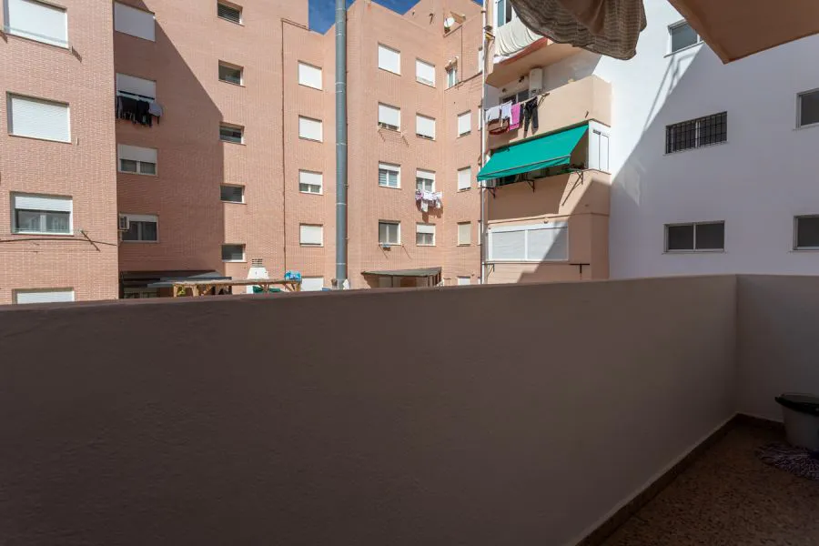 4-Bedroom Apartment in Carrer del Beat Joan Grande, Valencia (1634400) ROOM