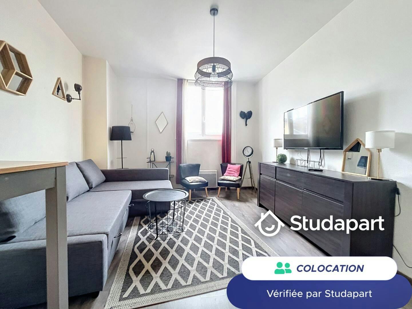 Private room for rent for €500 per month in Reims, Rue de la Tirelire