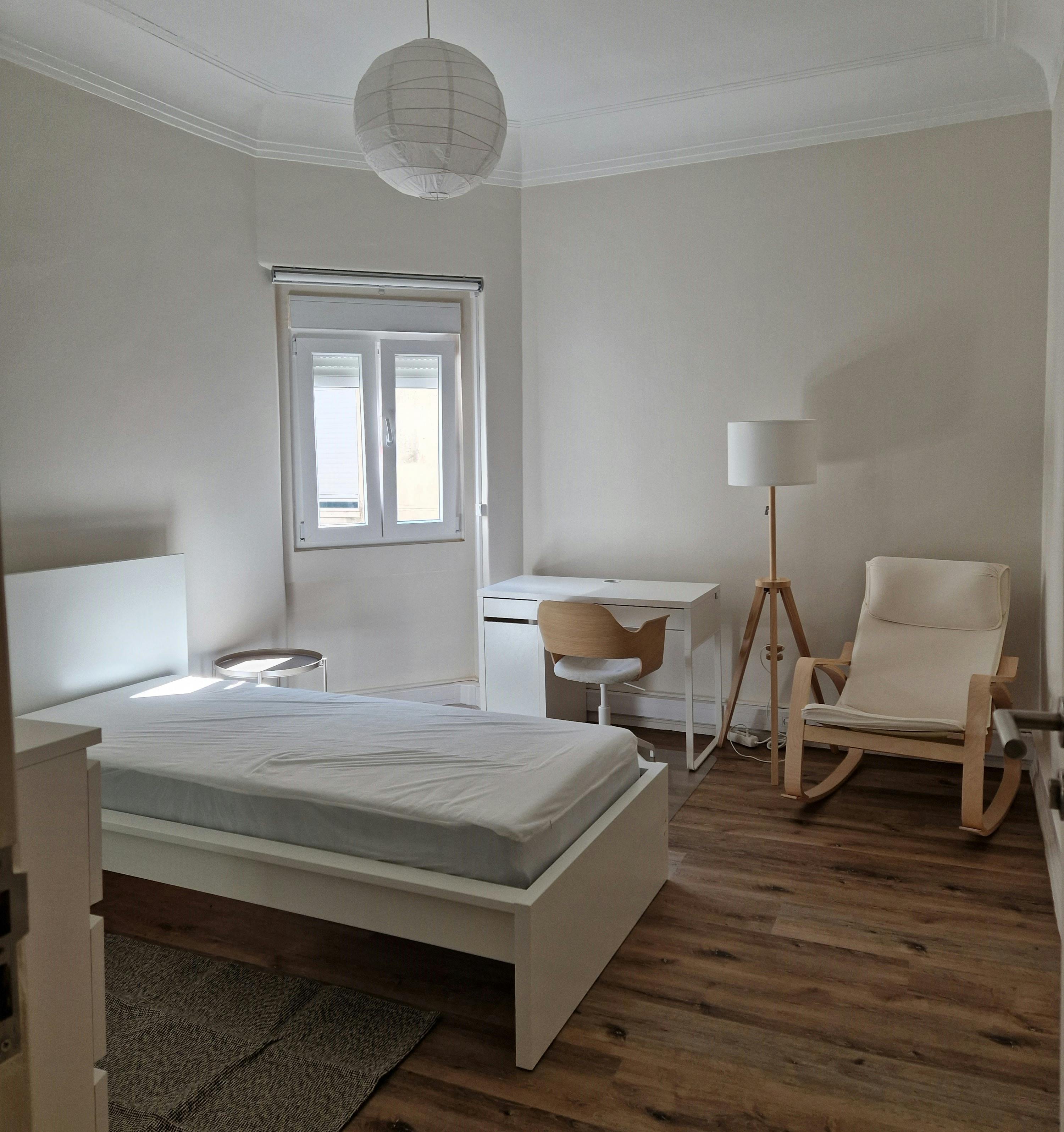 Private room for rent for €485 per month in Lisbon, Rua Quirino da Fonseca