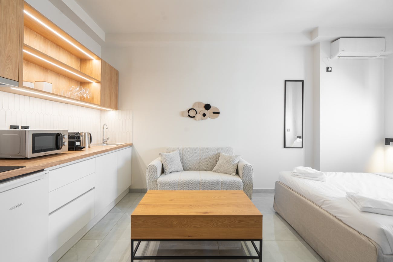 Studio à louer pour 1 000 €/mois à Athina, Serron