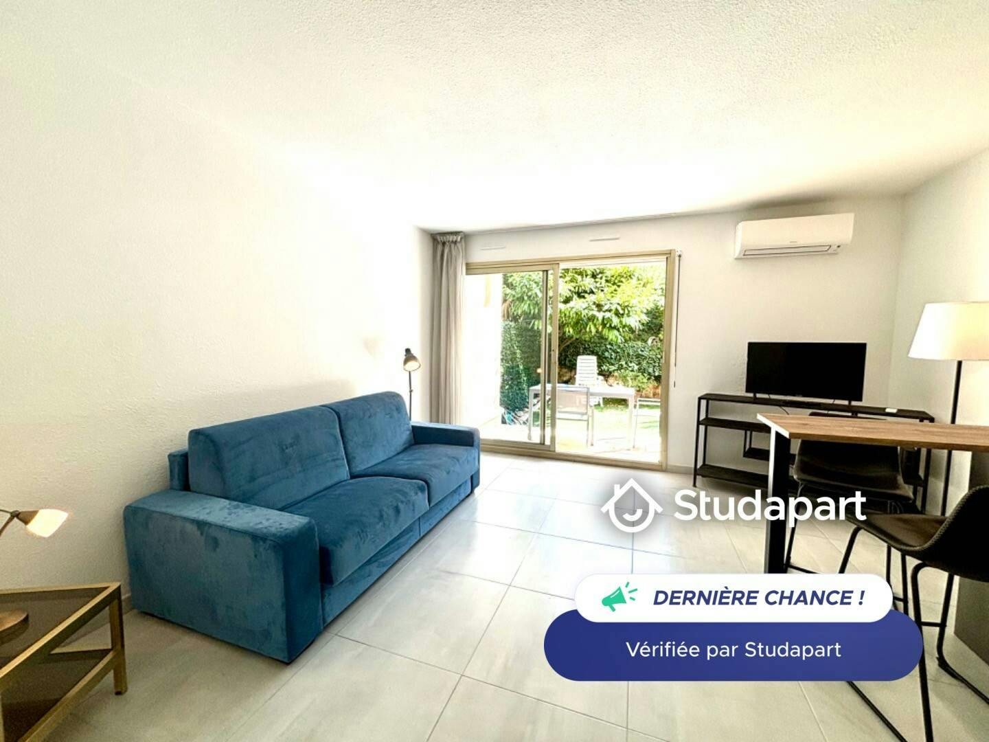 Appartement te huur voor € 740 per maand in Antibes, Chemin de Saint-Claude