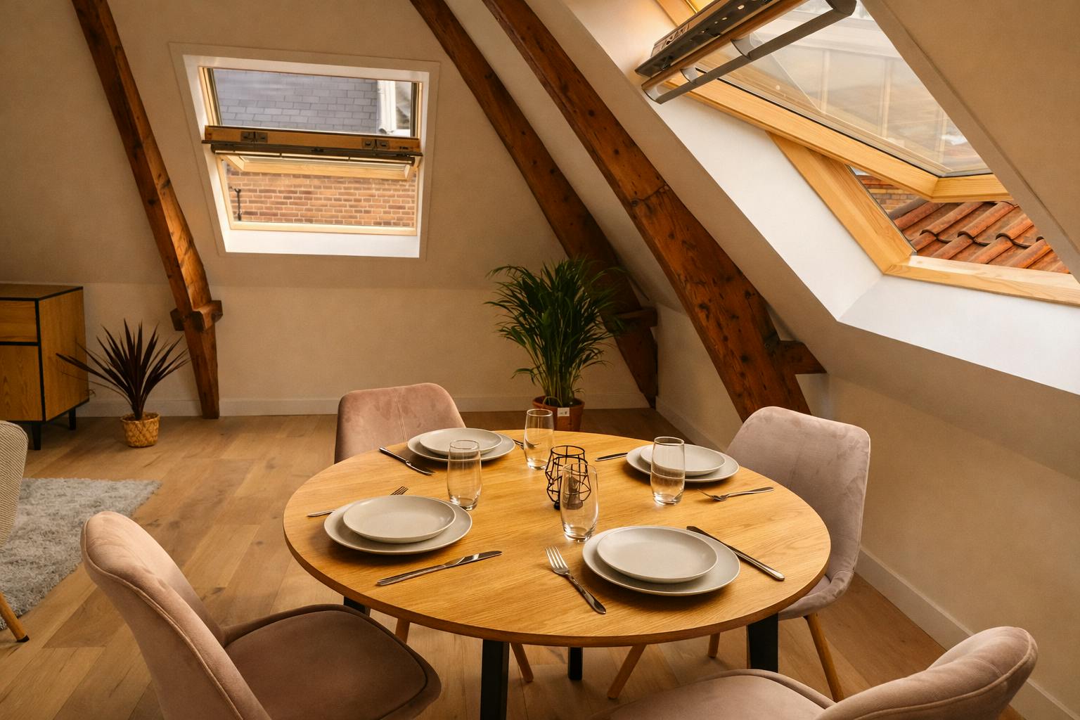 Apartment for rent for €2,285 per month in Delft, Noordeinde