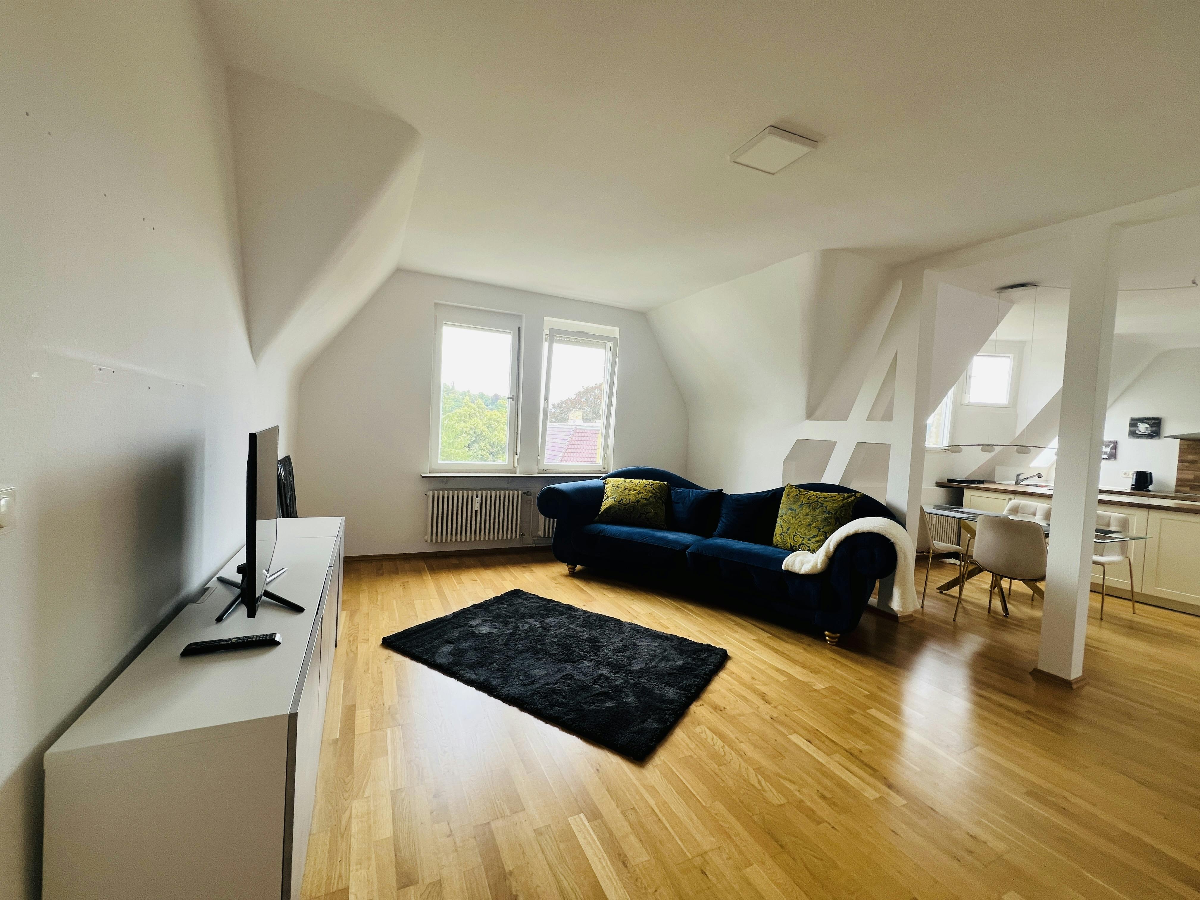 Lägenhet att hyra för 2 500 € i månaden i Stuttgart, Lessingstraße