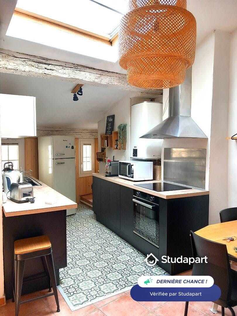 Apartament de închiriat pentru 603 EUR pe lună în Avignon, Rue de la Rappe