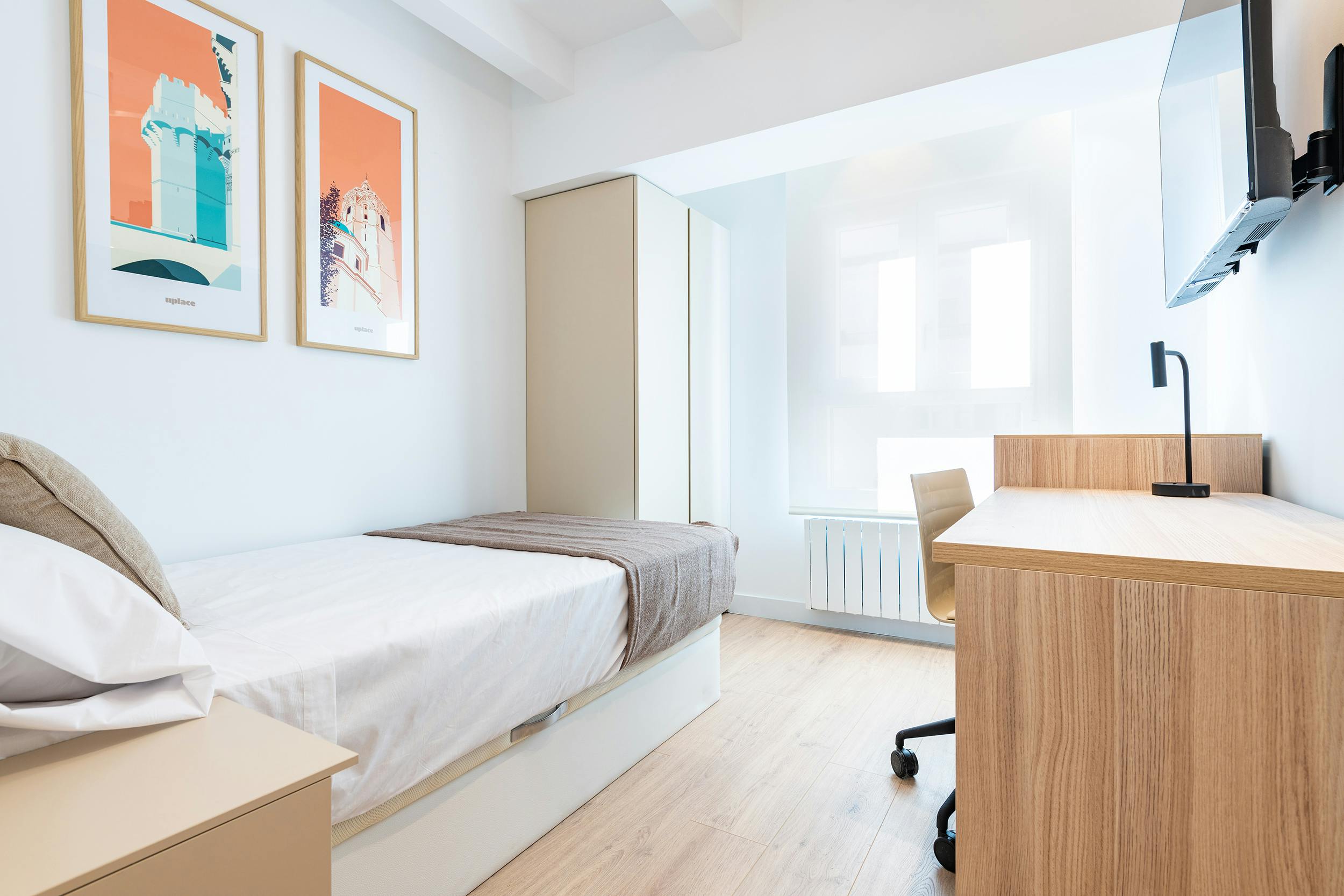 Private room for rent for €480 per month in Valencia, Carrer dels Sants Just i Pastor