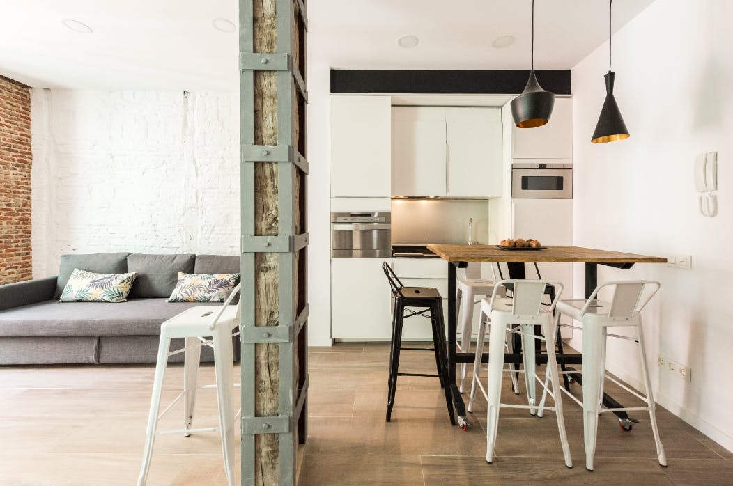 Apartment for rent for €1,650 per month in Madrid, Calle de las Infantas