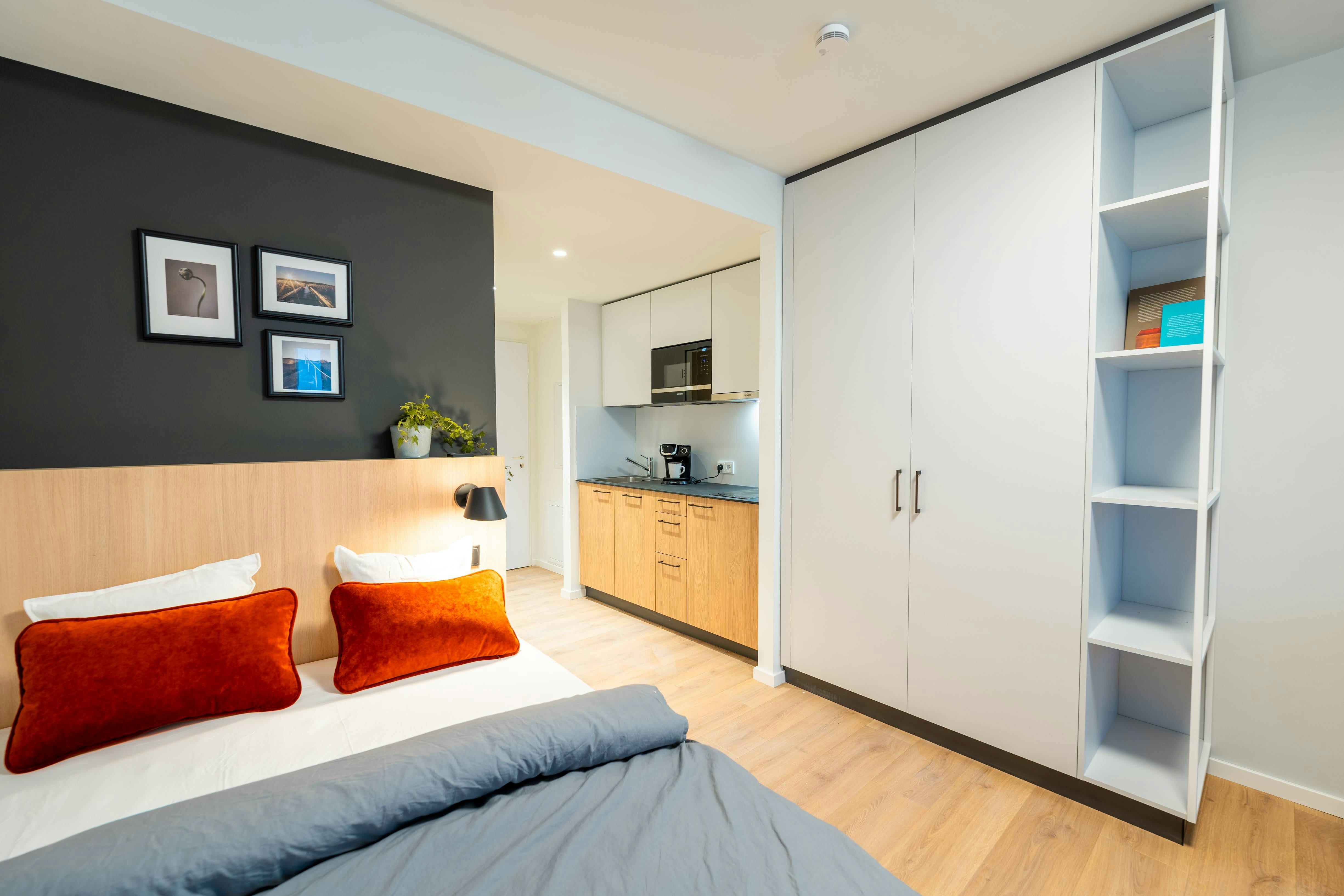 Studio à louer pour 1 250 €/mois à Stuttgart, Lenore-Volz-Straße