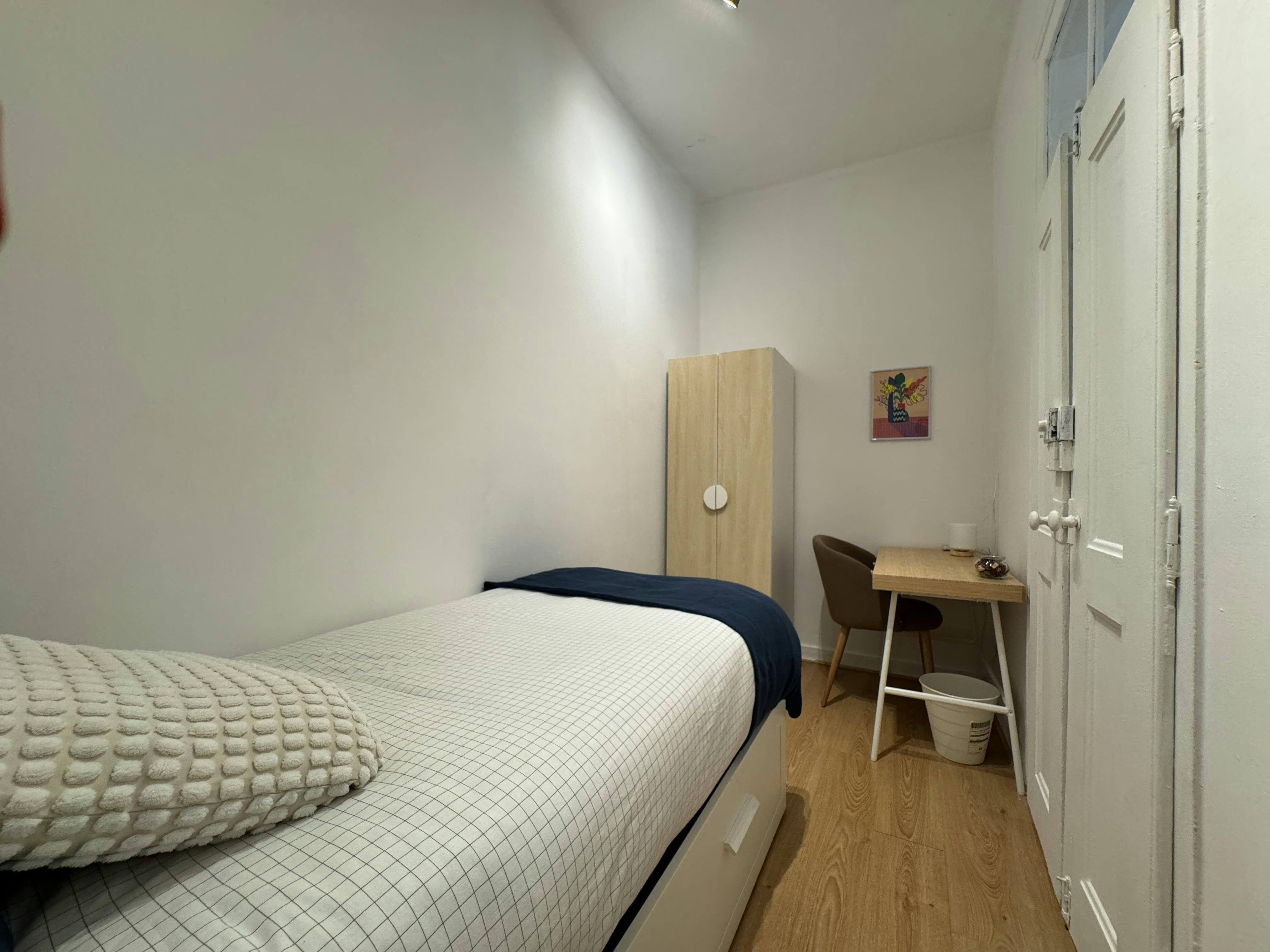 Single room Lisbon, 1 bed, 6m² — photo 1