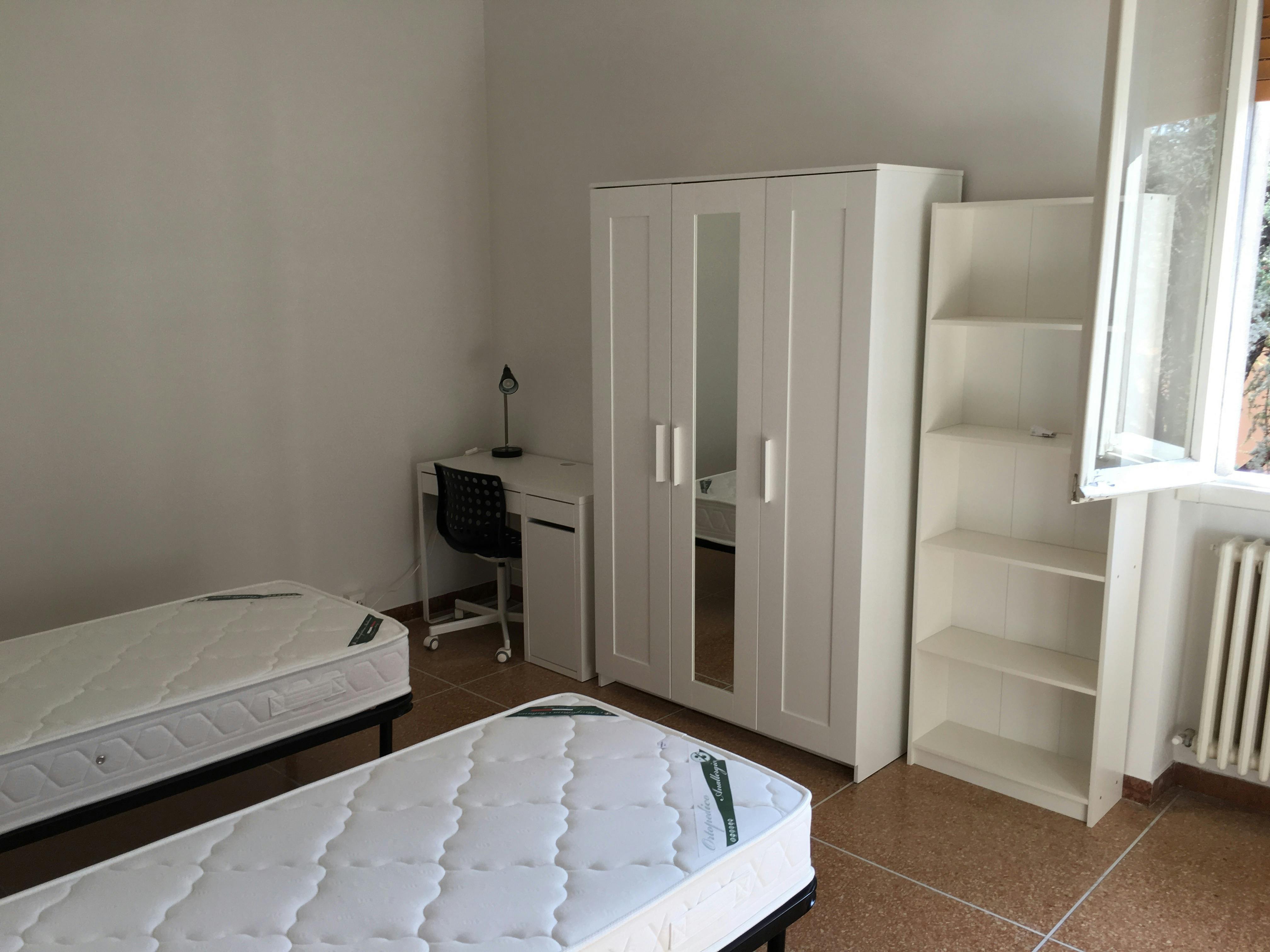 Cameră comună de închiriat pentru 300 EUR pe lună în Bologna, Via Fossolo