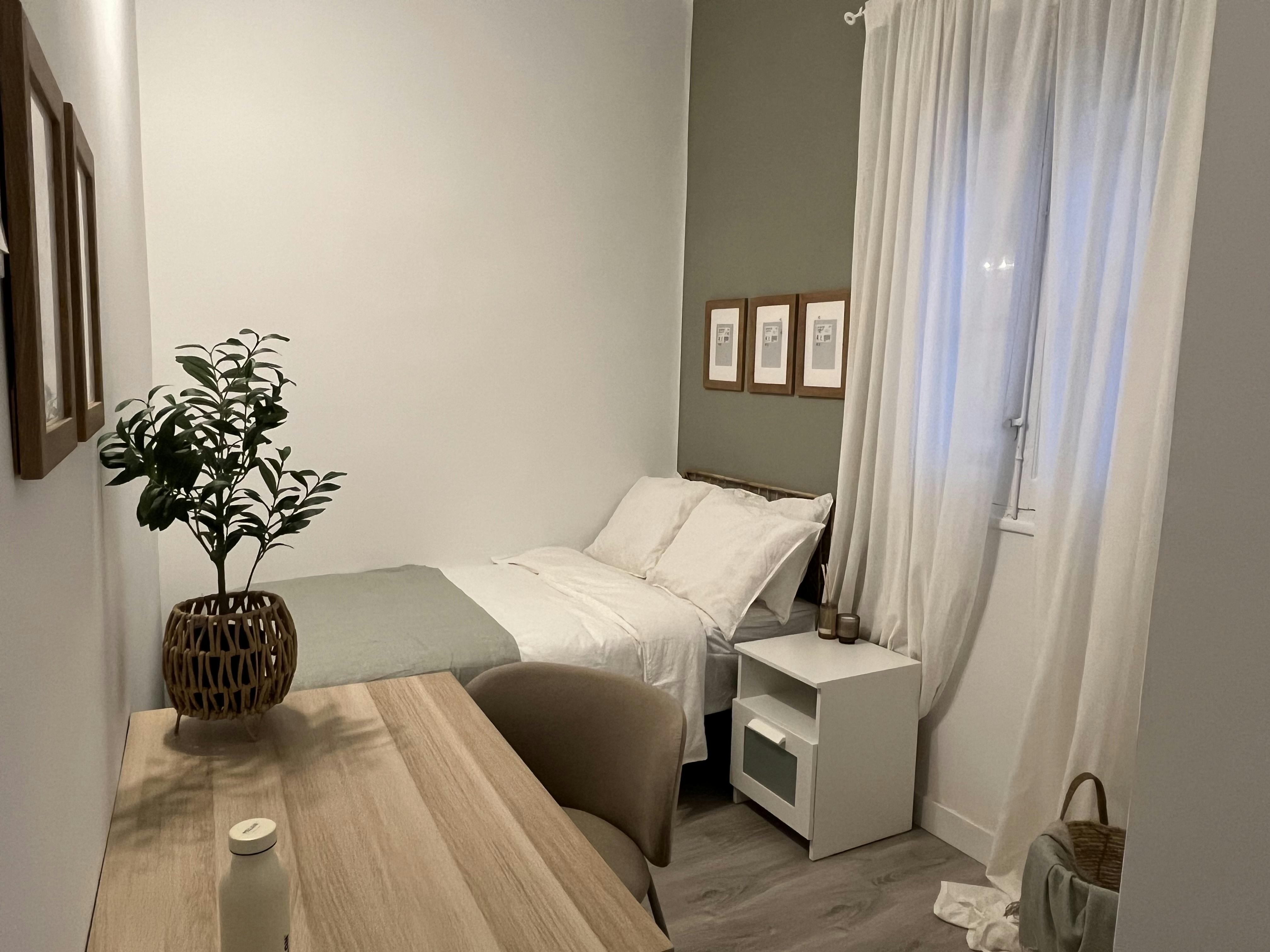 Calle de Menorca, Madrid preview