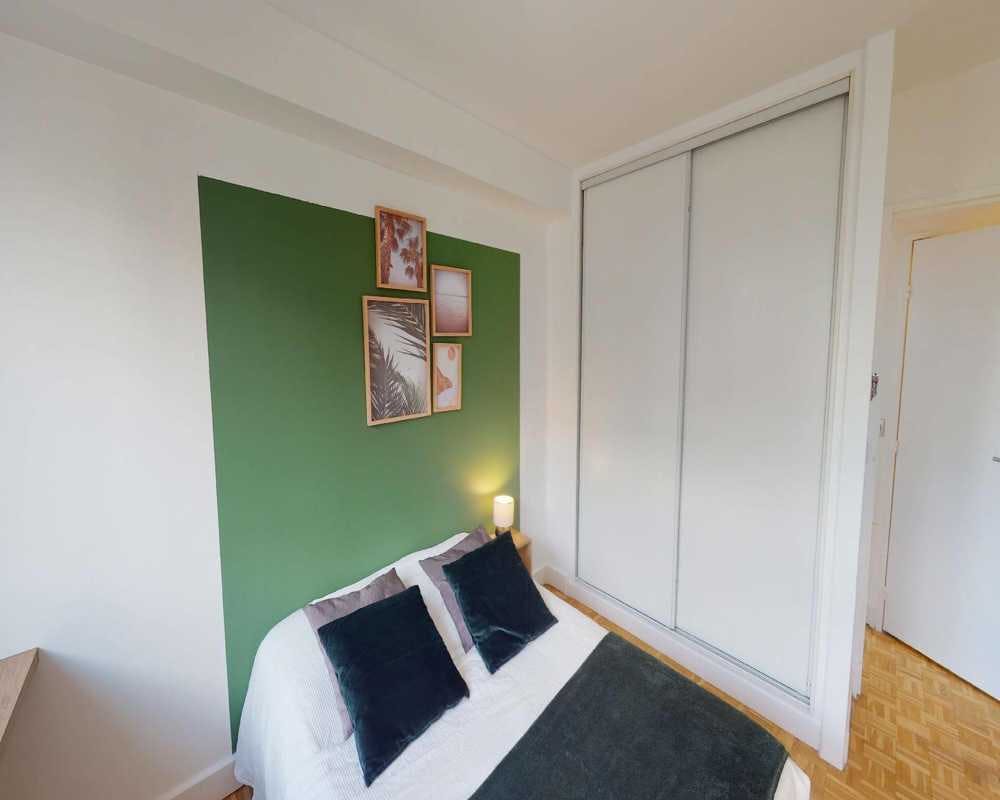 Private room in Square Henri Regnault, Courbevoie (1635326) room image 1