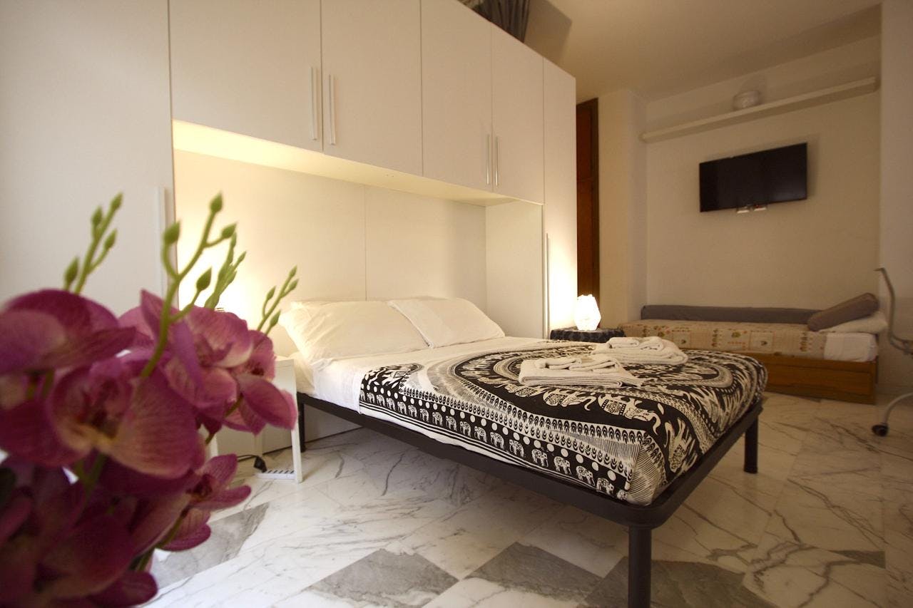 Studio for rent for €1,400 per month in Rome, Via Giovanni Aurispa