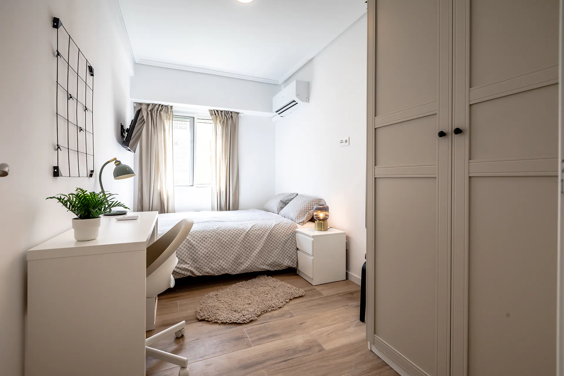 Private room in Carrer de Josep Melià Pigmalion, Valencia (1635331) ROOM 1