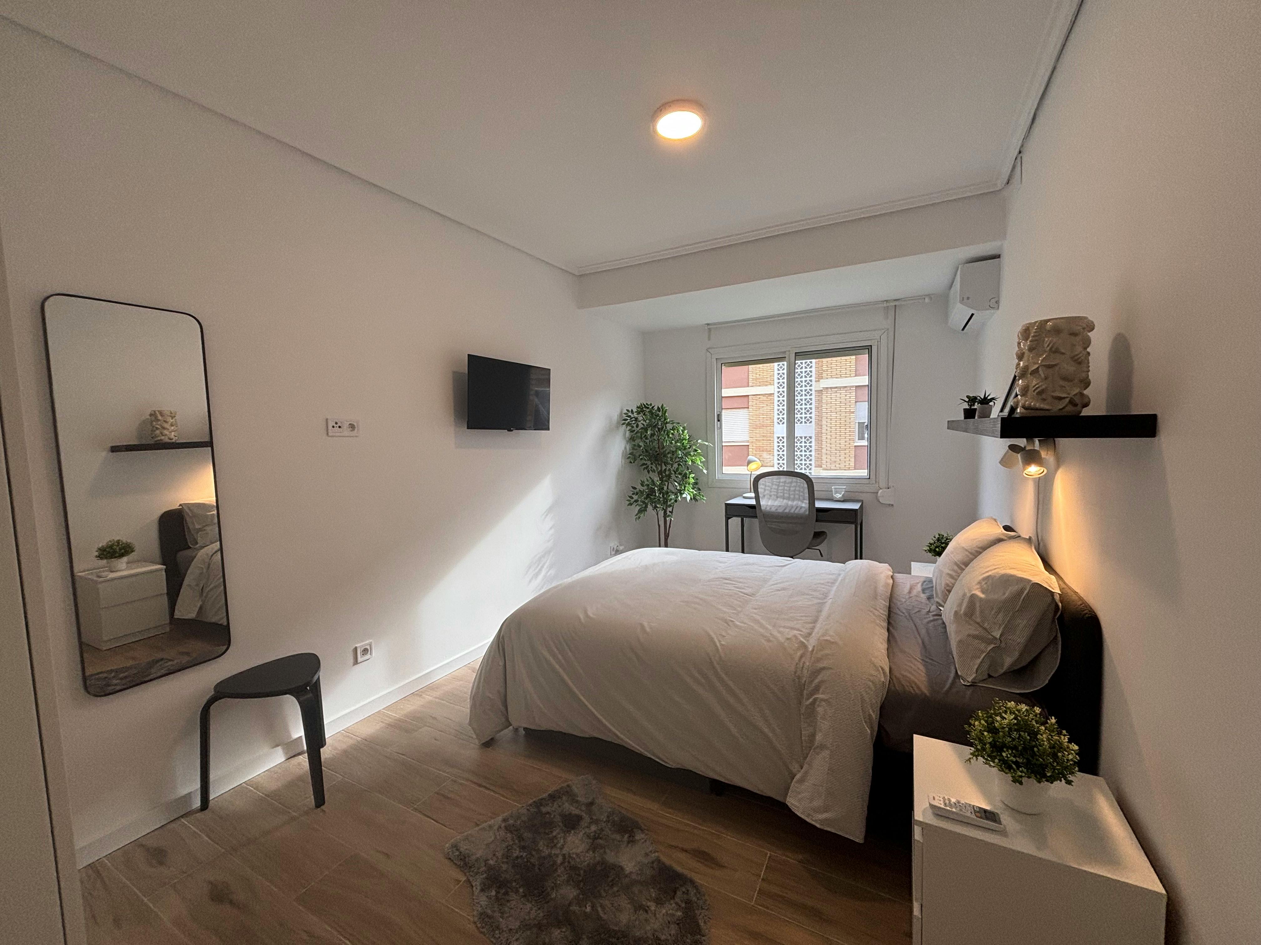 Single room Valencia, 1 bed, 12m² — photo 1