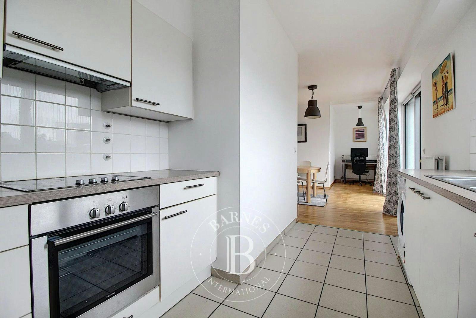 Apartment Ixelles, 3 beds — photo 1
