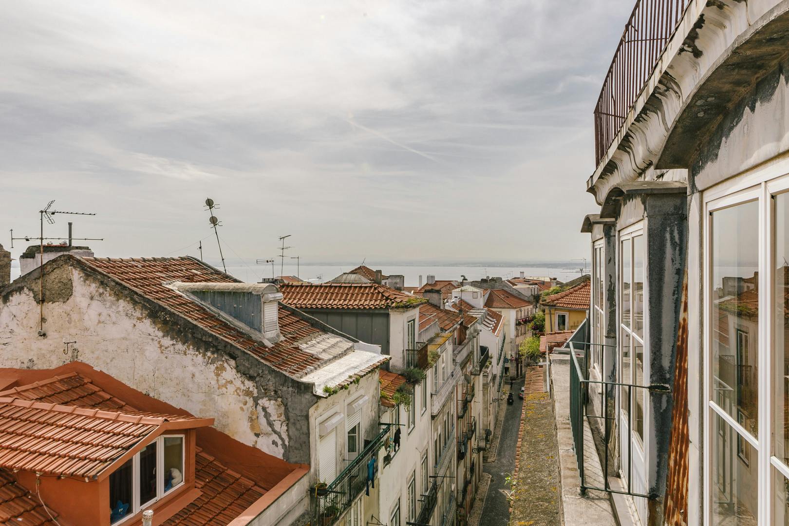 Apartment Lisbon, 4 beds — photo 1