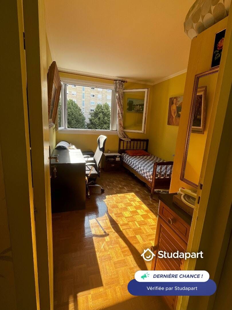 Private room for rent on Rue Émile Zola, Villejuif