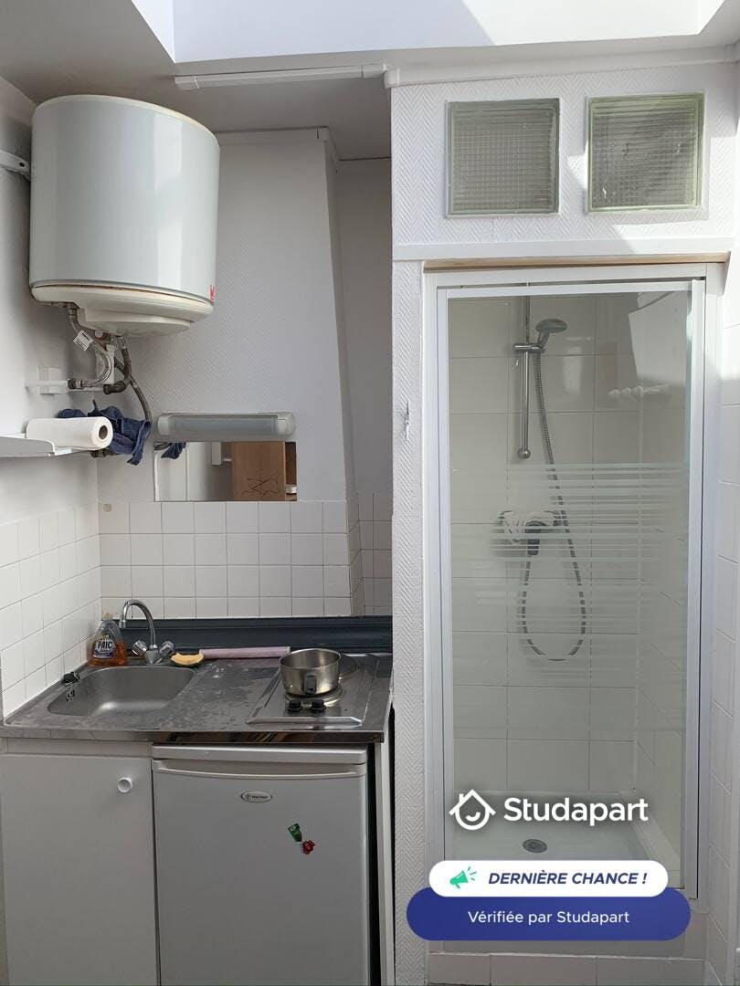 Apartment for rent for €580 per month in Paris, Rue Andrieux