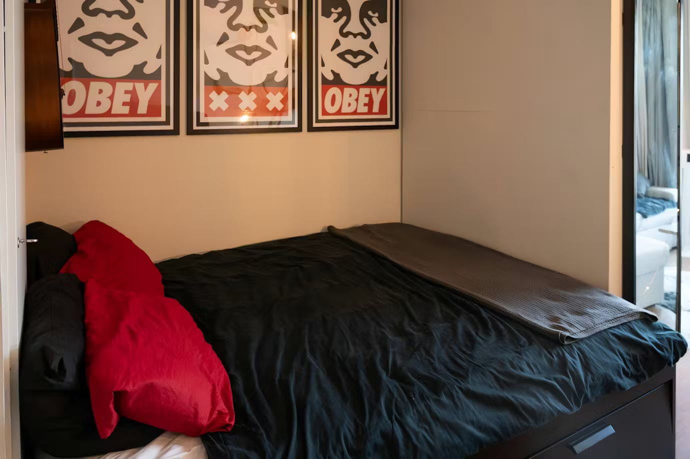 preview gallery tile