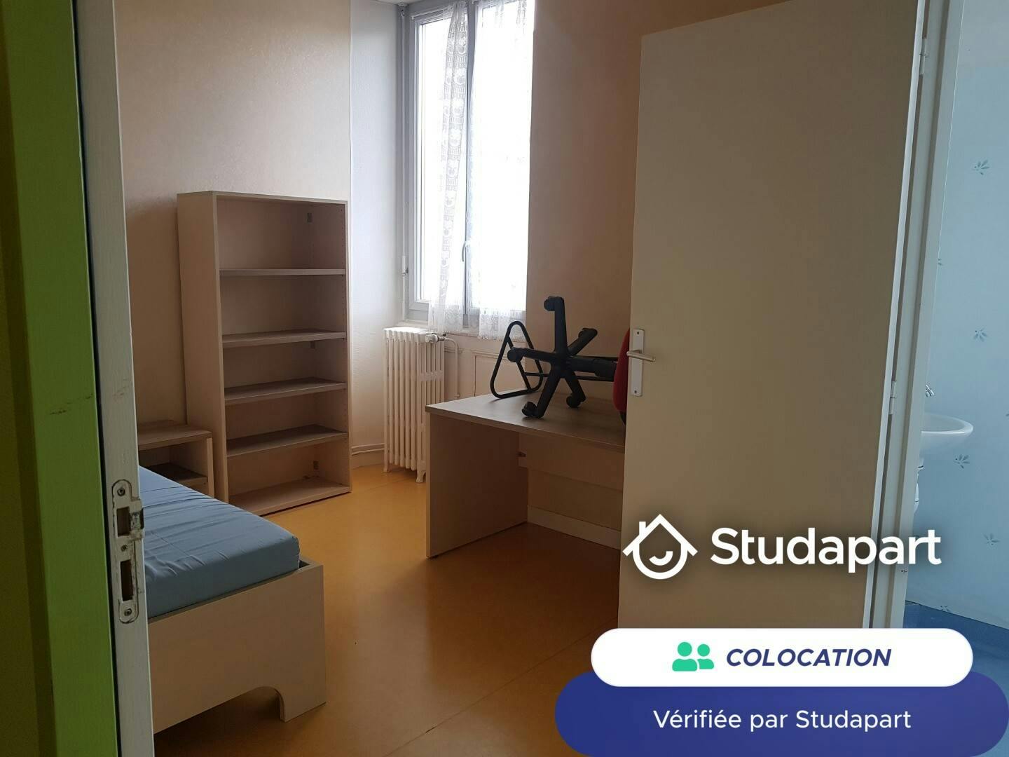 Private room for rent for €730 per month in Angers, Rue de l'Esvière