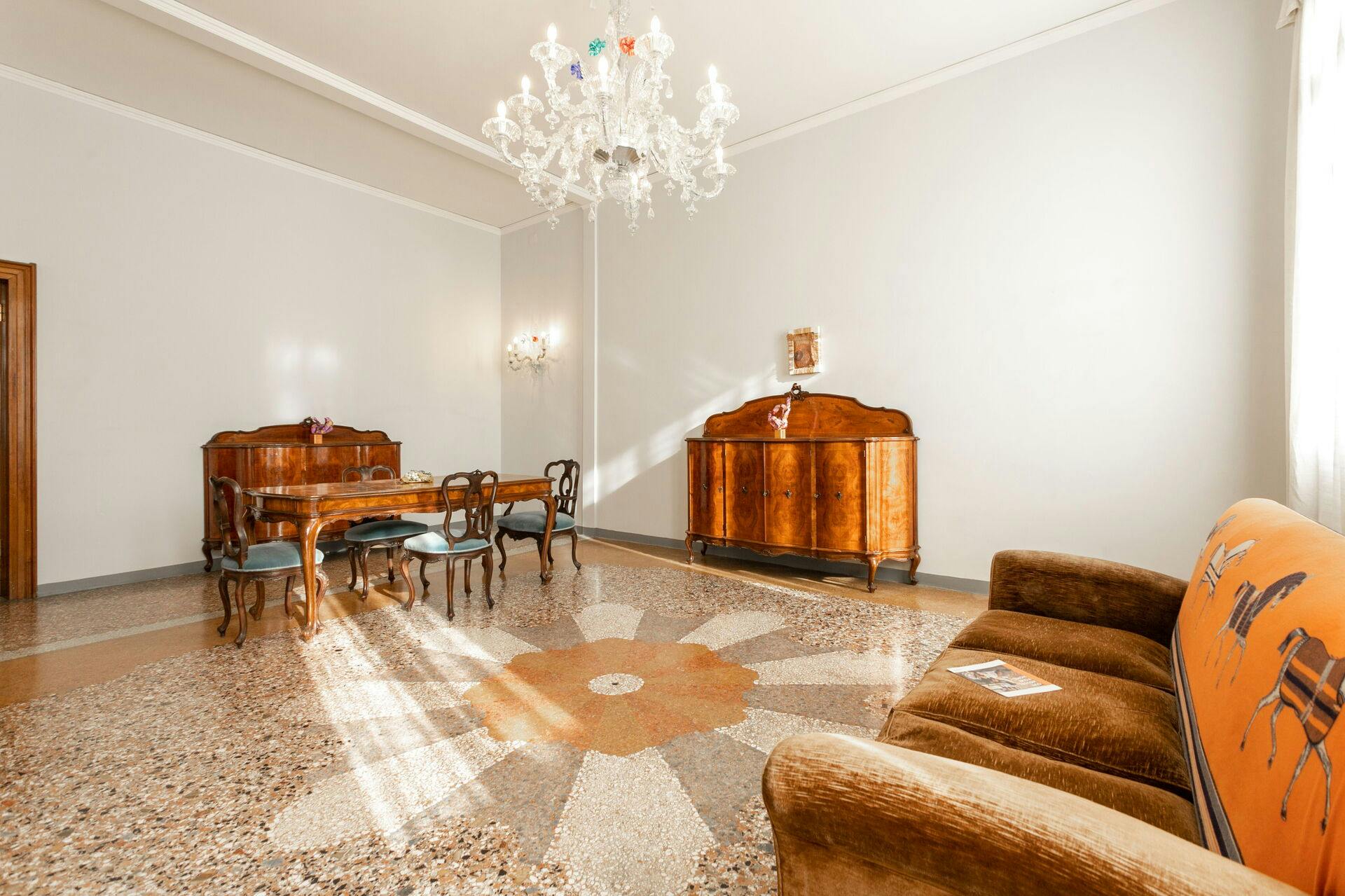 Квартира за оренду для 2 000 EUR на місяць у Venice, Barbaria de le Tole