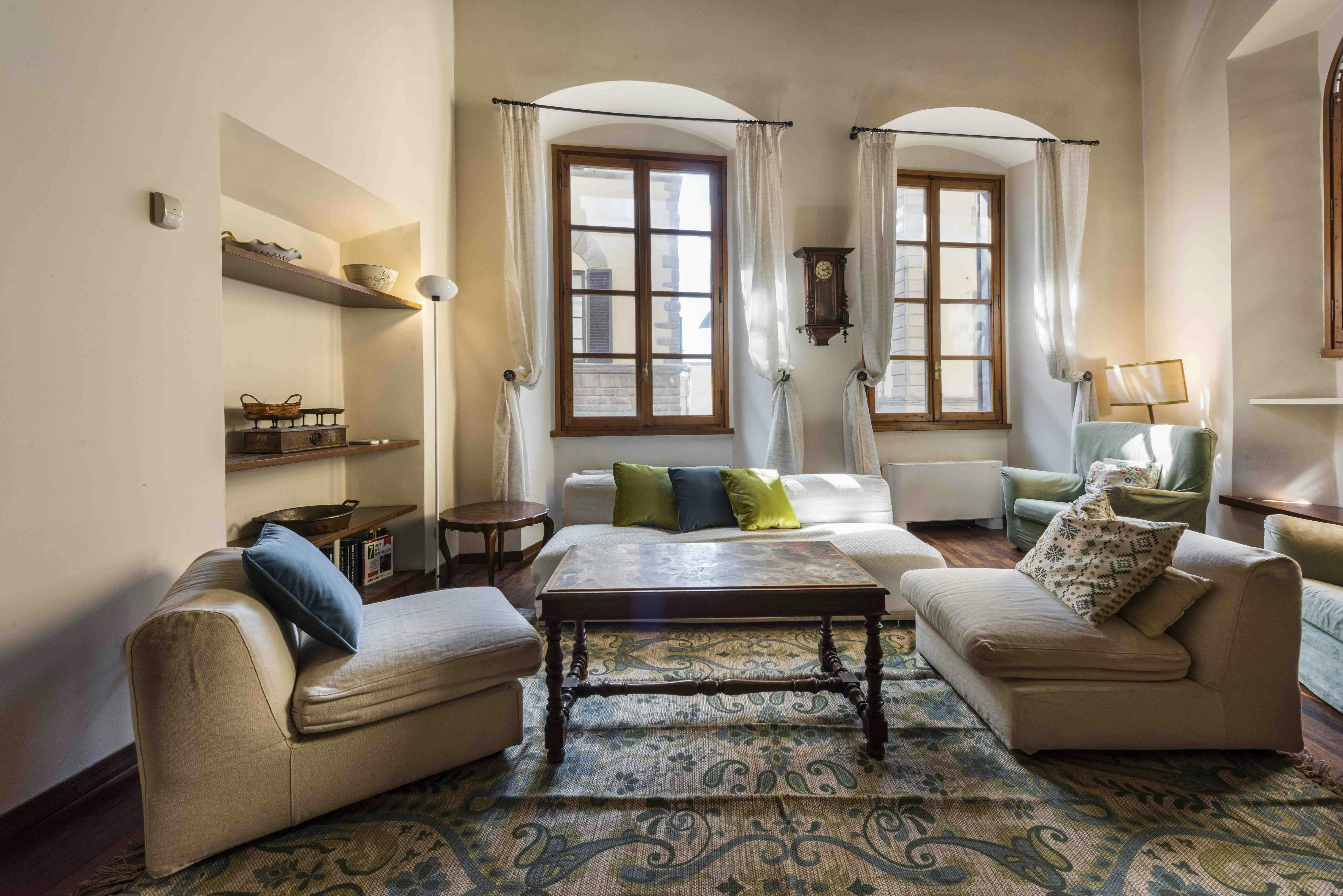 Via Maggio, Florence preview