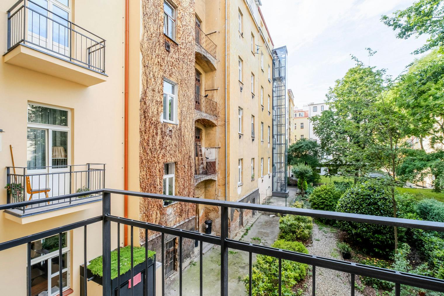 preview gallery tile