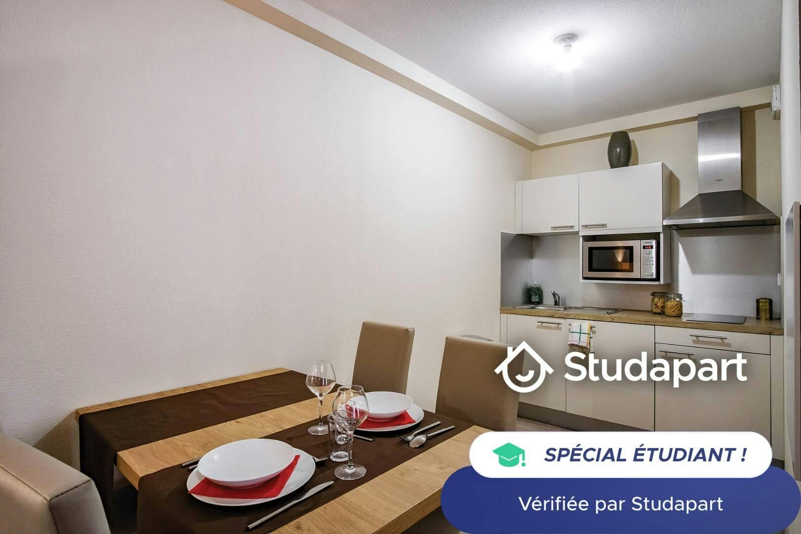 Private room for rent on Boulevard Pierre et Marie Curie, Toulouse - Vue 3
