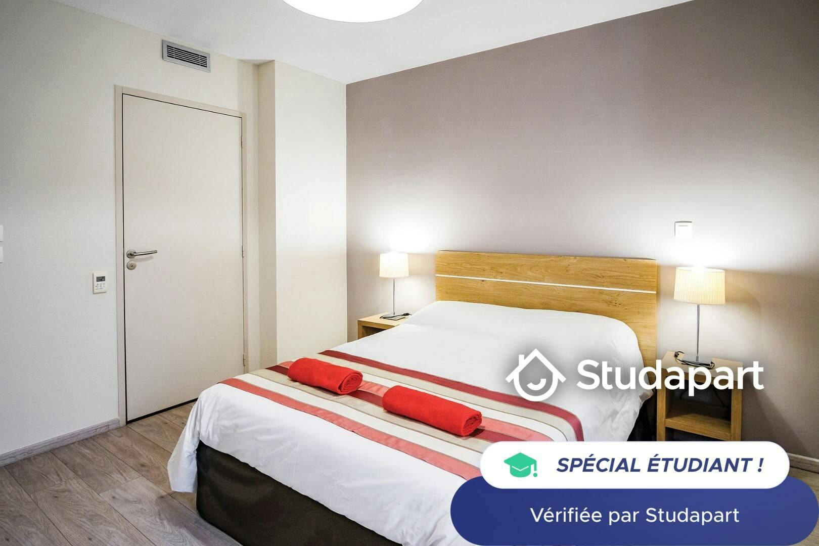 Private room for rent on Boulevard Pierre et Marie Curie, Toulouse - Vue 5