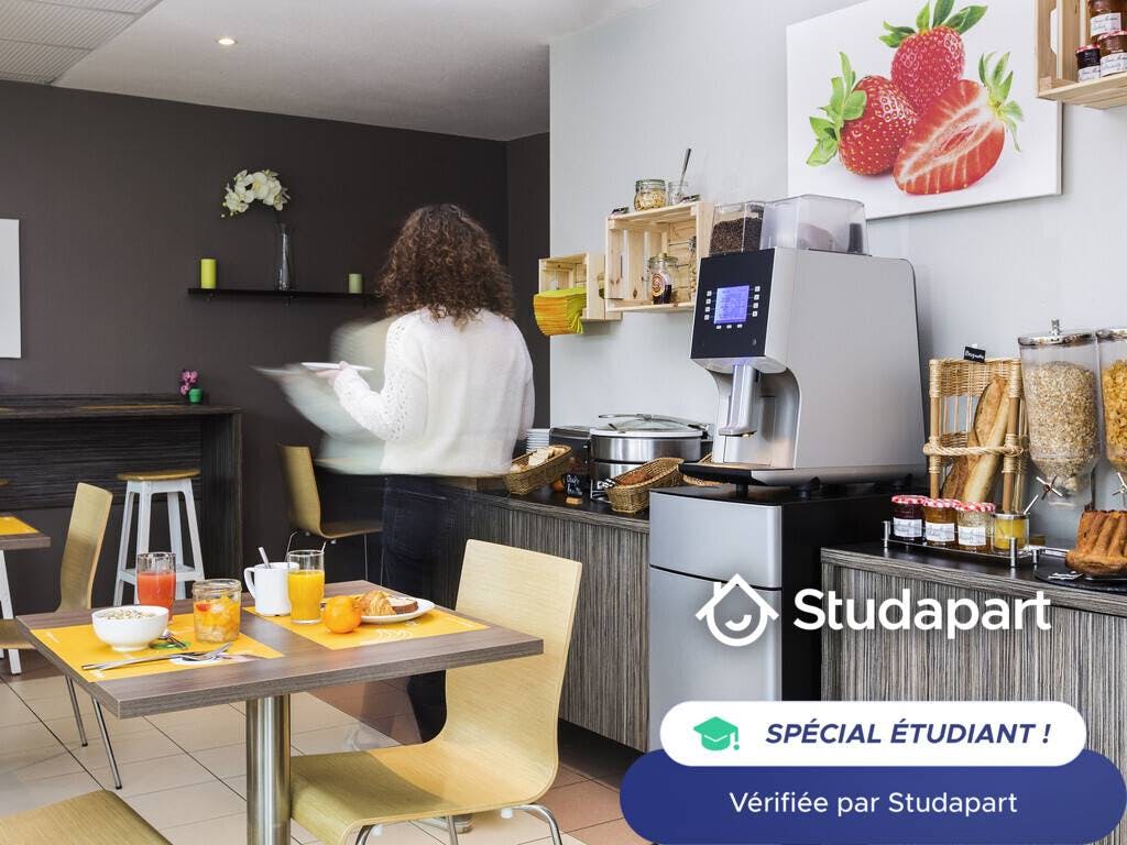 Private room for rent for €700 per month in Illkirch-Graffenstaden, Avenue de Strasbourg