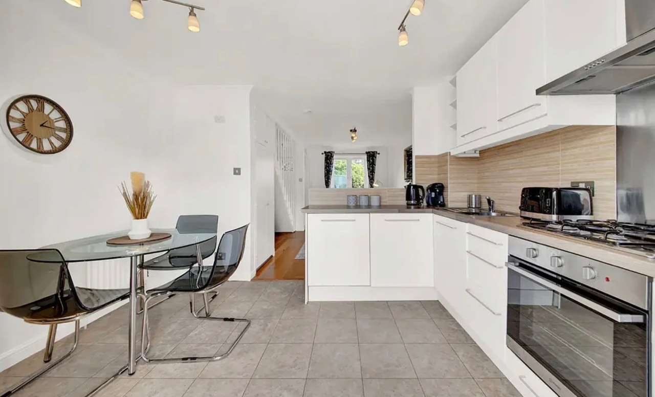 Apartment London, 2 beds — photo 2
