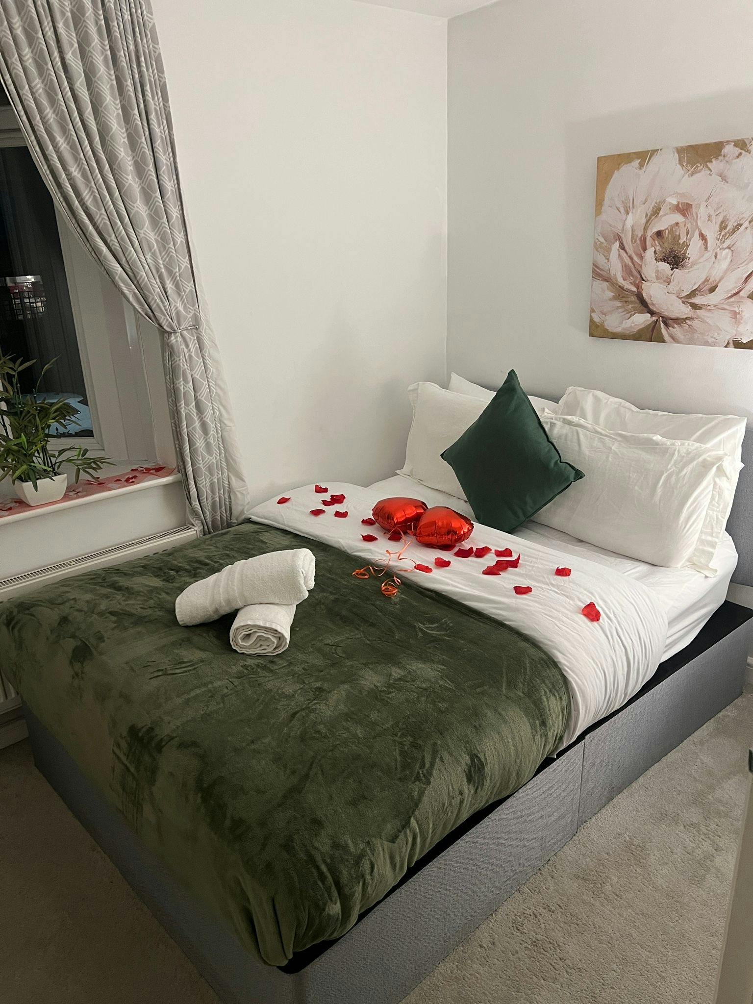 House for rent for €6,298 per month in London, Francis Close