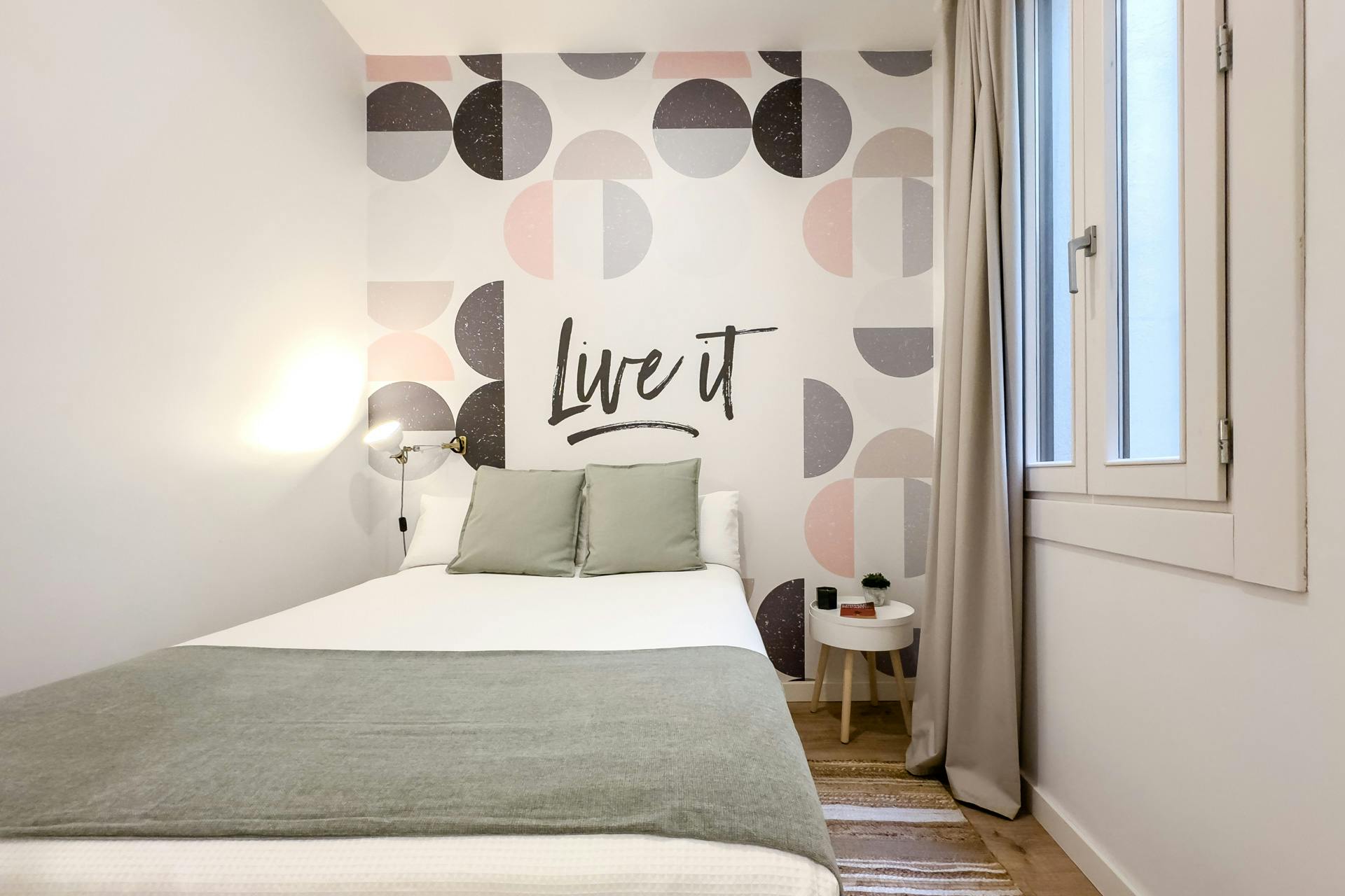 Carrer dels Escudellers, Barcelona preview