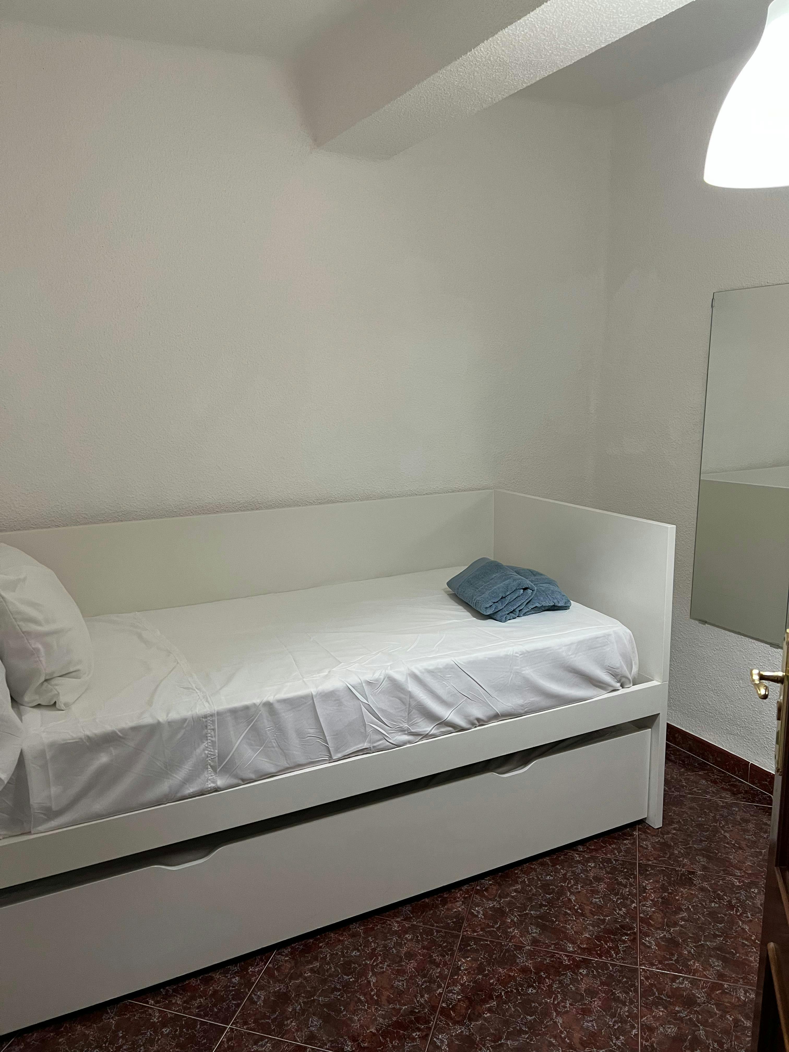 Private room for rent for €440 per month in Málaga, Pasaje Pezuela