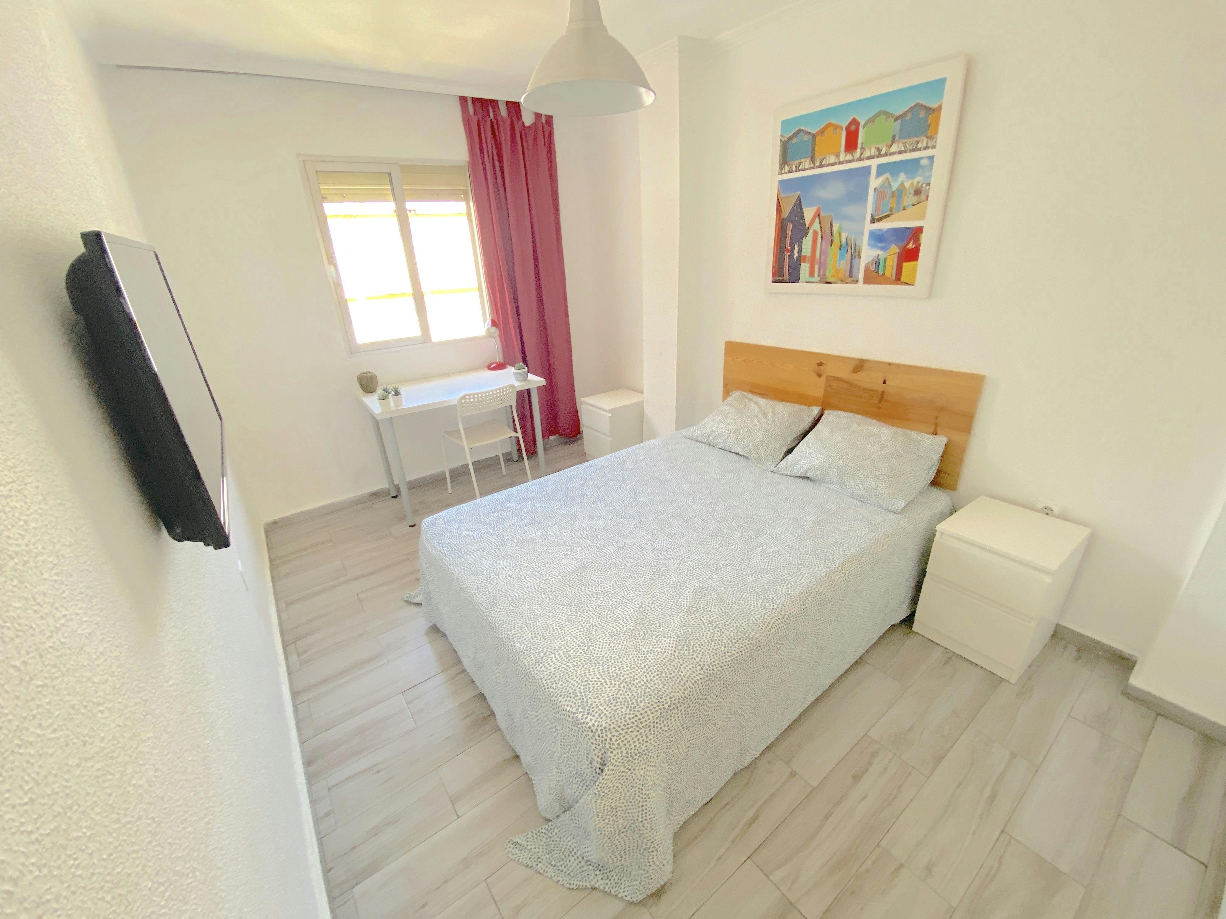 Privat rum att hyra för 295 € i månaden i Sevilla, Barriada la Palmilla