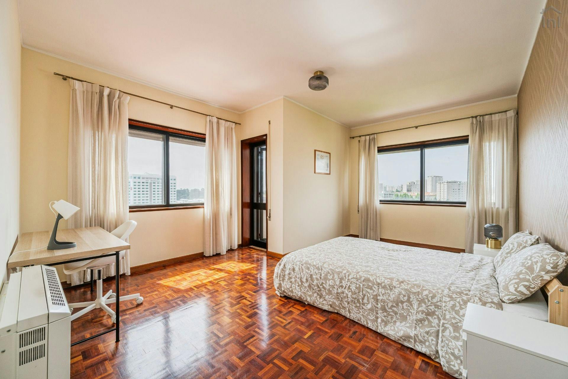 Private room for rent for €575 per month in Porto, Rua do Campo Alegre