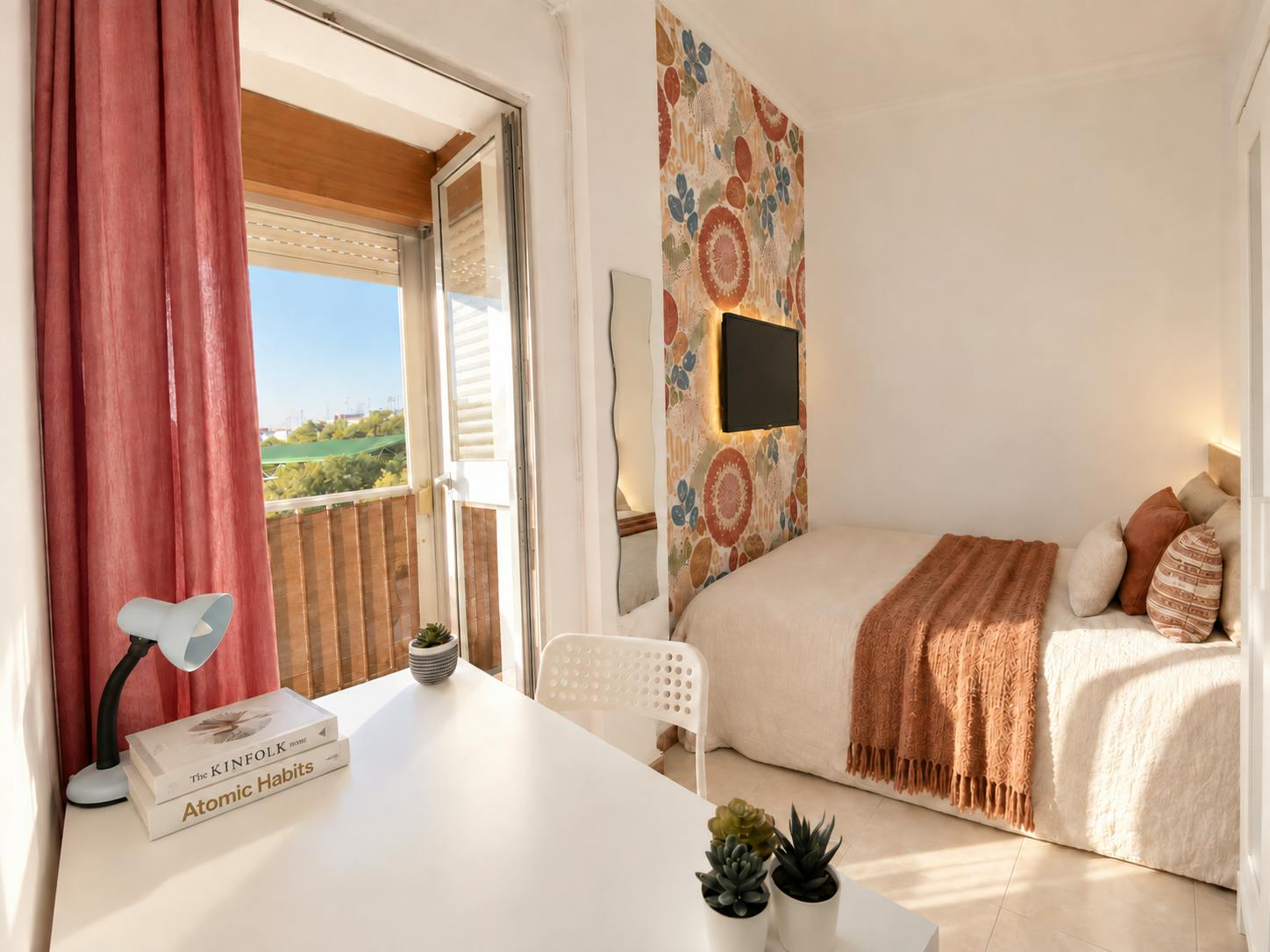 私人房间 正在以 €295 的月租出租，其位于 Sevilla, Calle el Pedroso