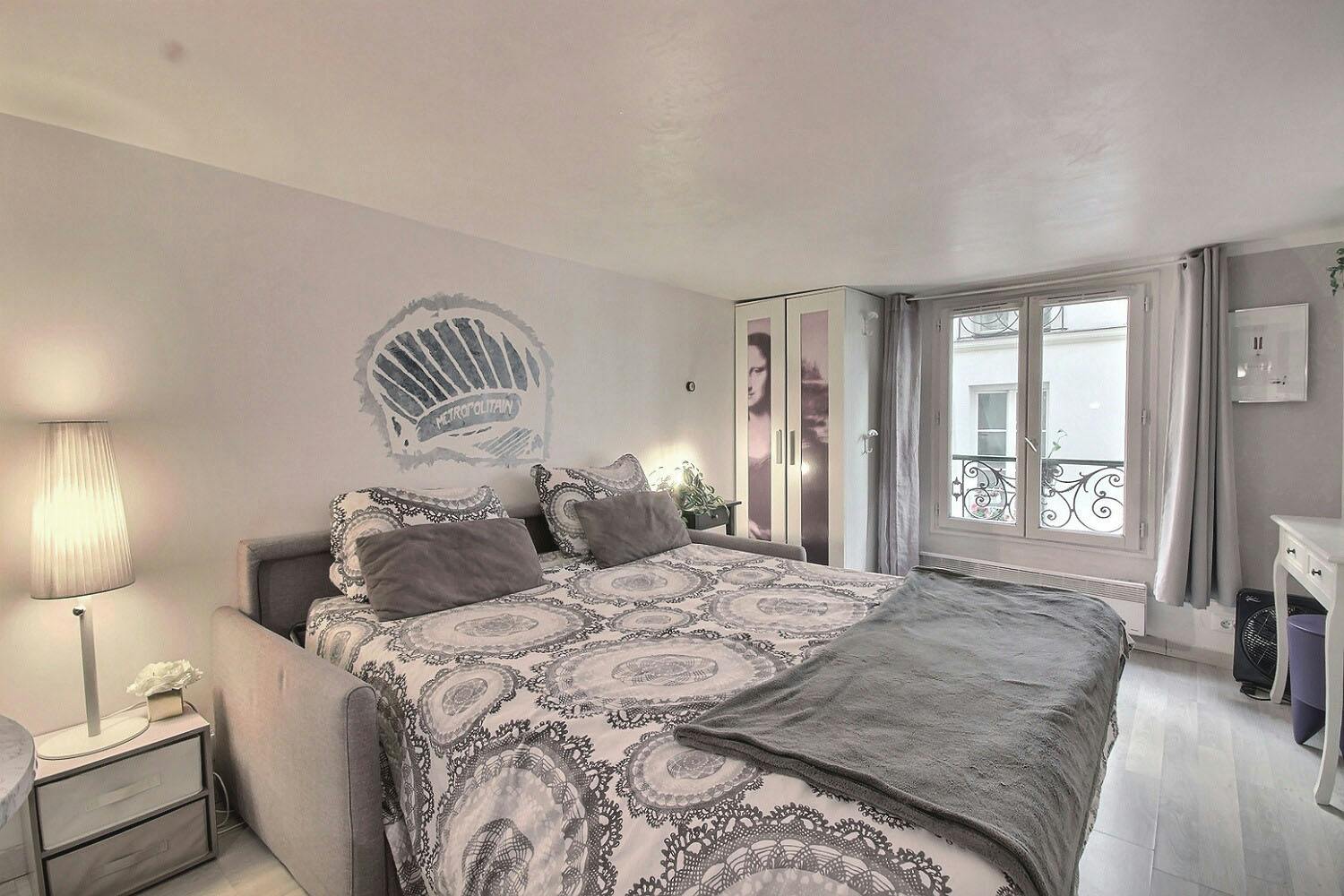 Studio for rent for €1,566 per month in Paris, Rue des Gravilliers