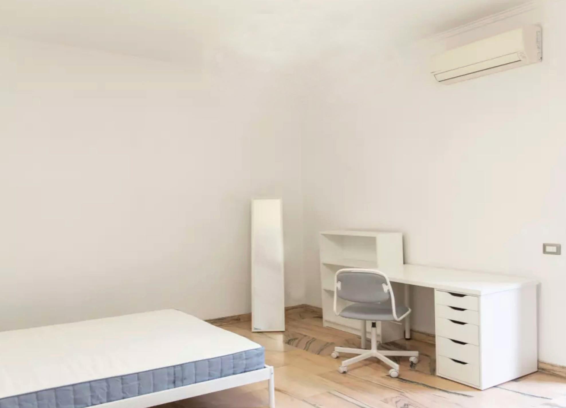 Single room Rome, 1 bed, 19m² — photo 1
