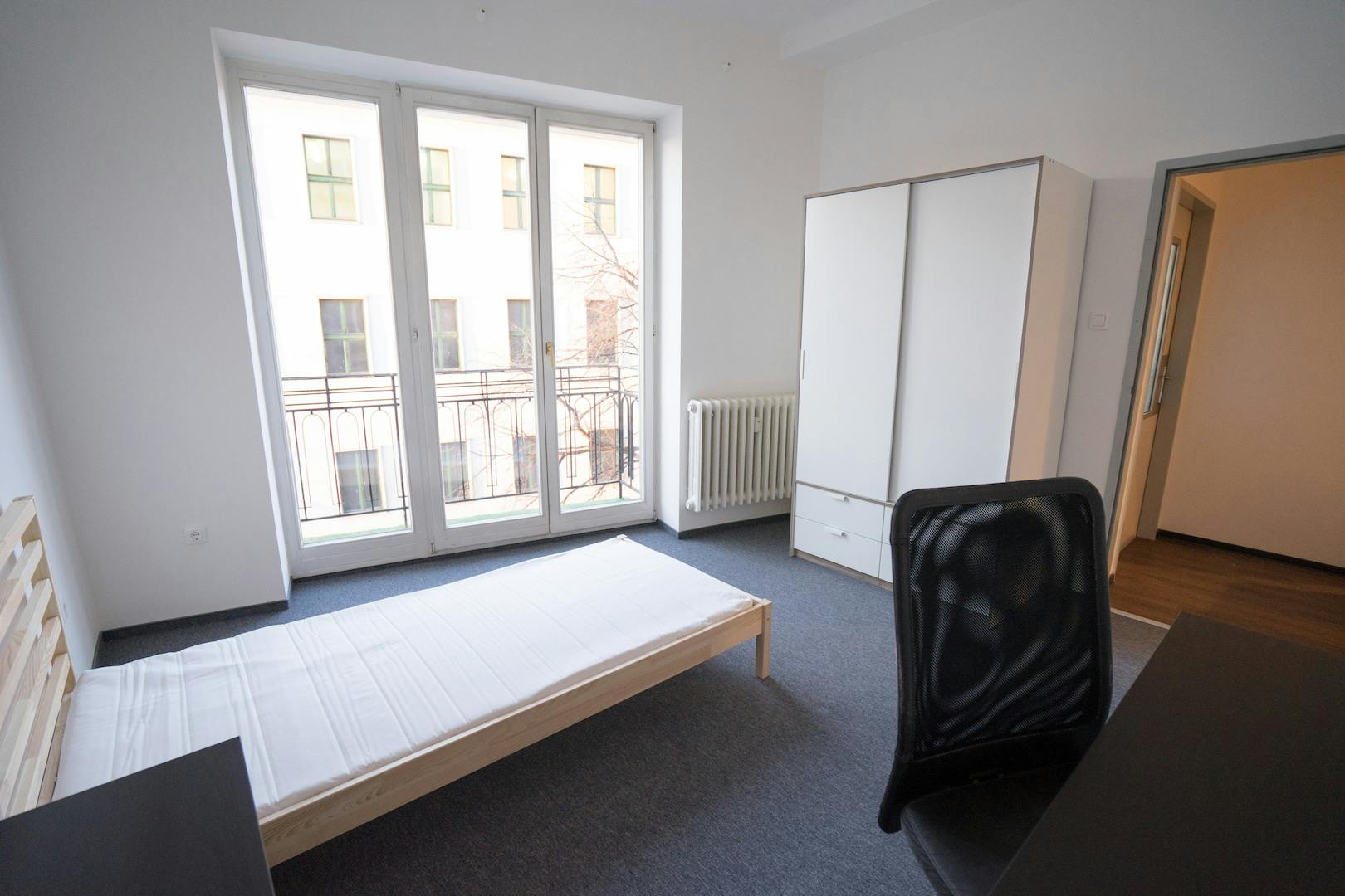 Közraktár utca, Budapest preview