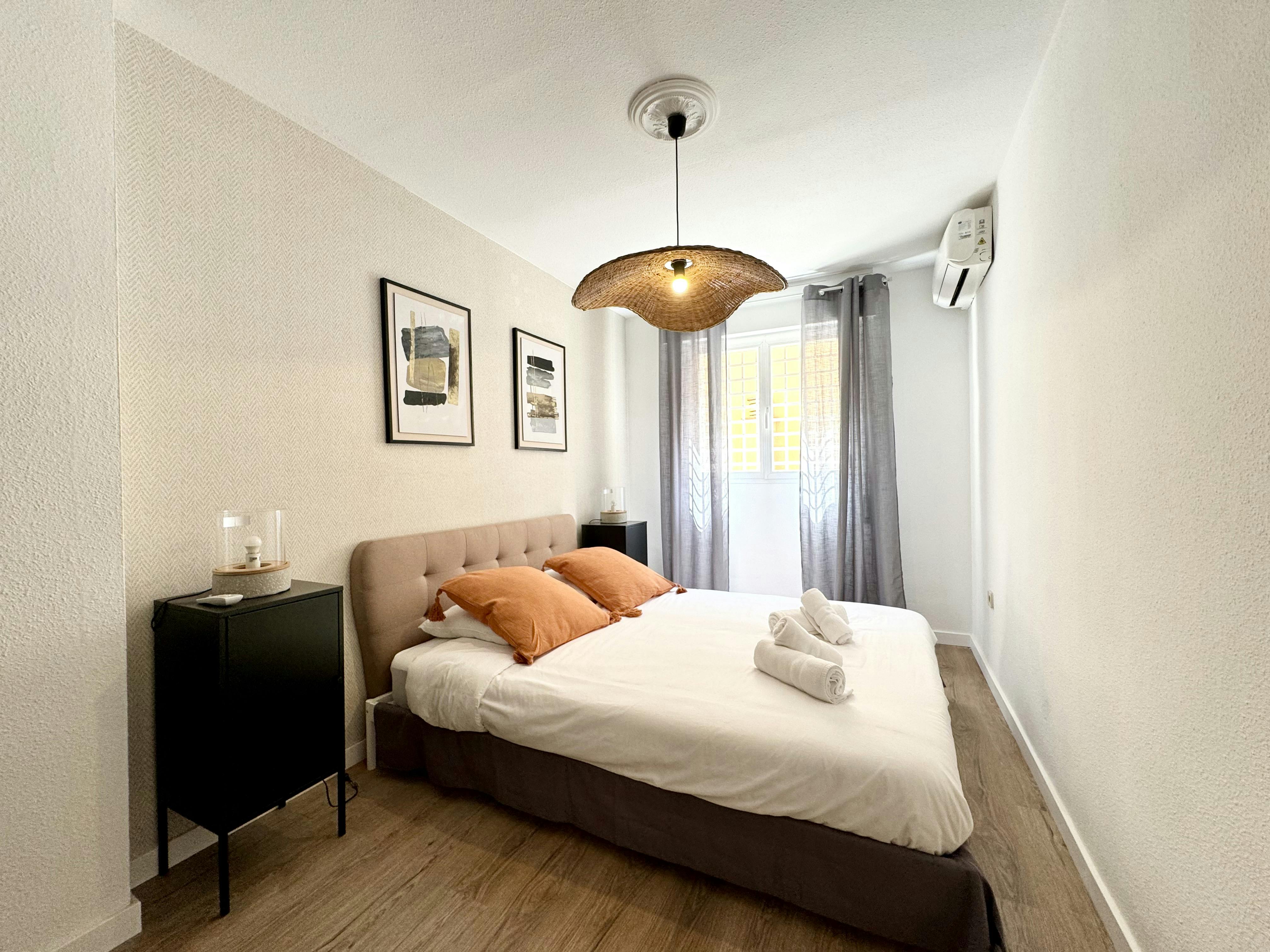 Private room for rent for €620 per month in Málaga, Plaza de Doña Trinidad