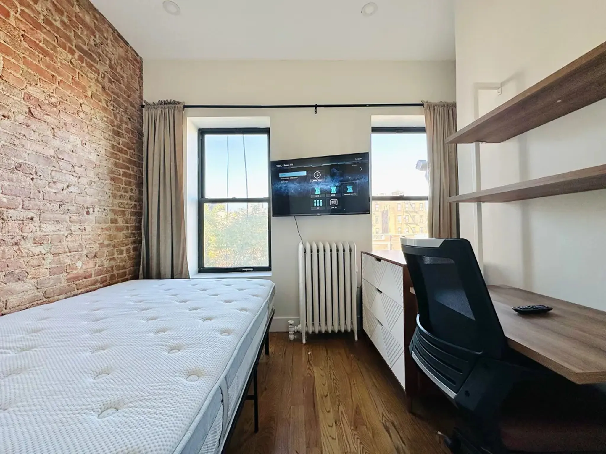 Pulaski Street, Kings County, preview